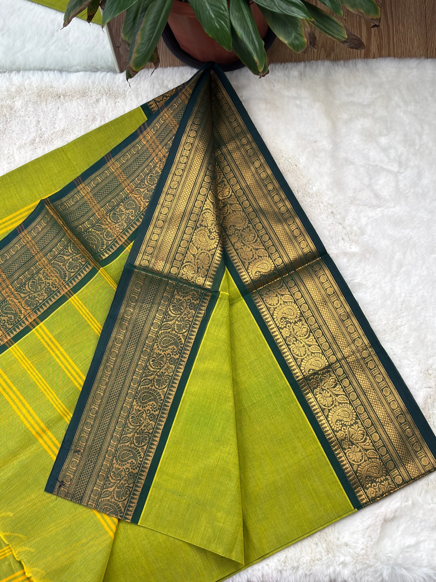 Handloom Cotton Saree with Blouse (80s)