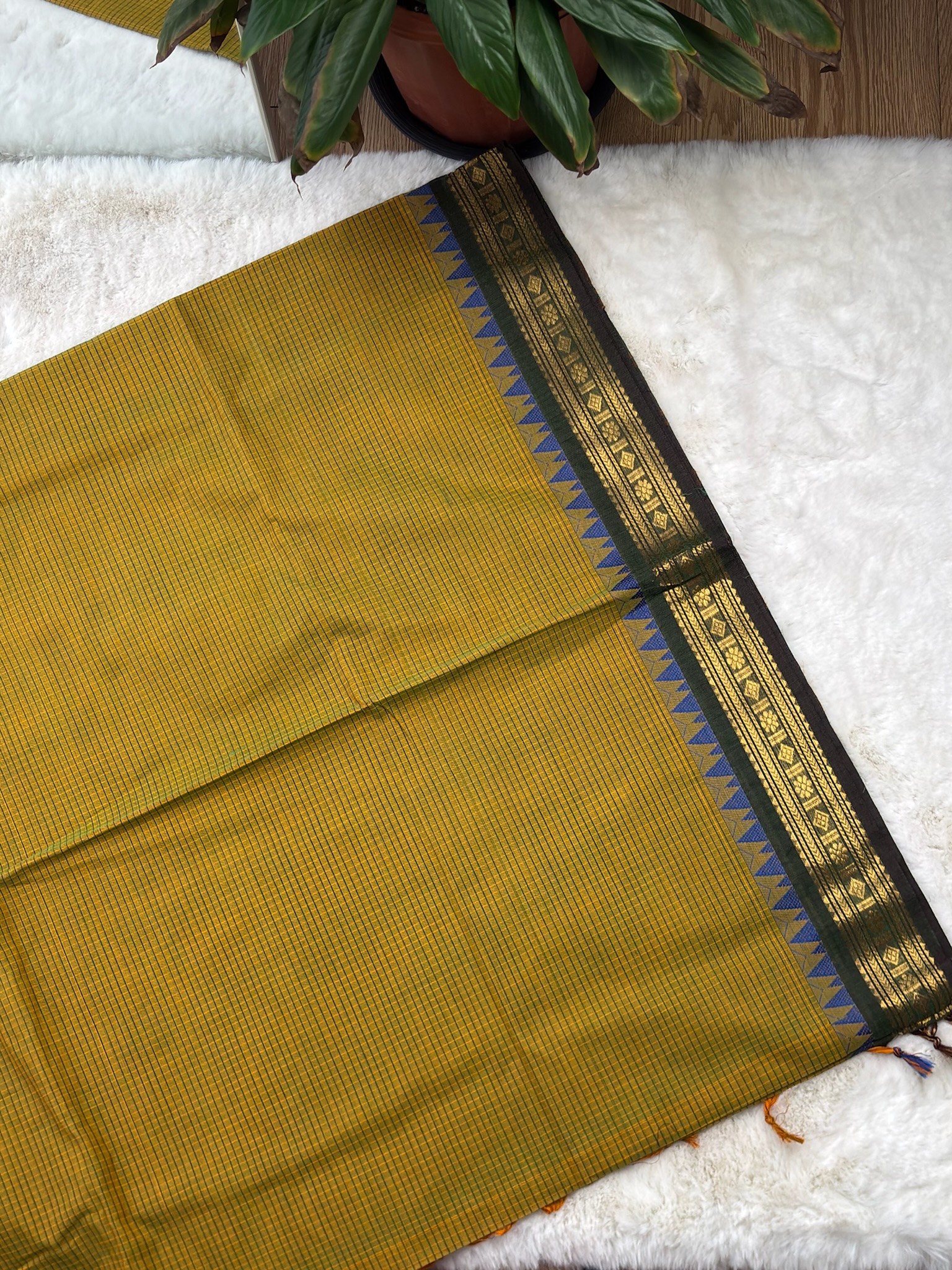 Handloom Cotton Saree with Blouse (80s)