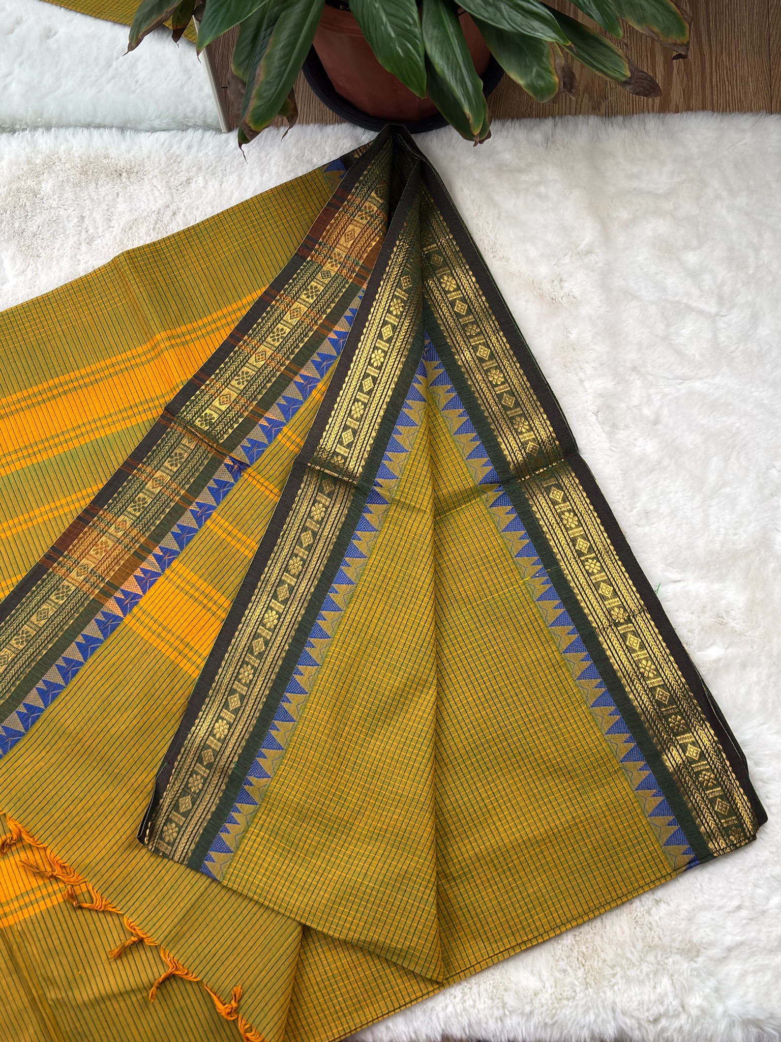 Handloom Cotton Saree with Blouse (80s)