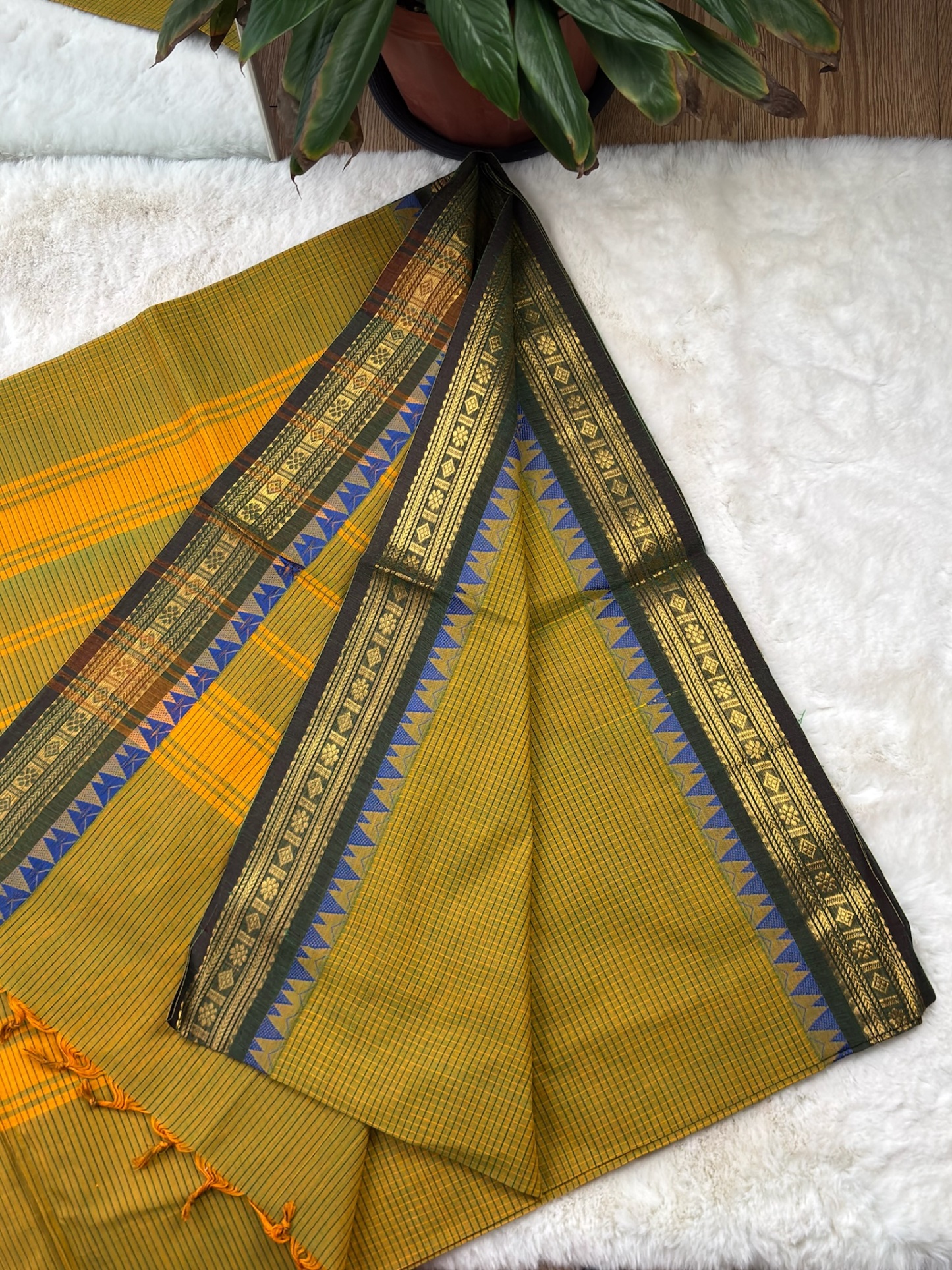 Handloom Cotton Saree with Blouse (80s)