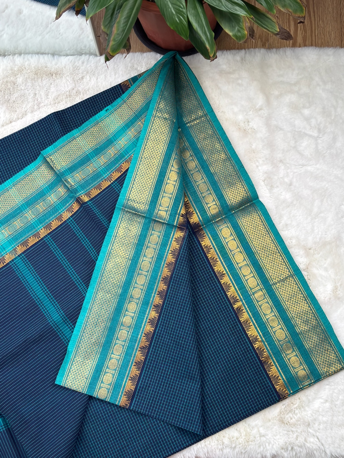 Handloom Cotton Saree with Blouse (80s)