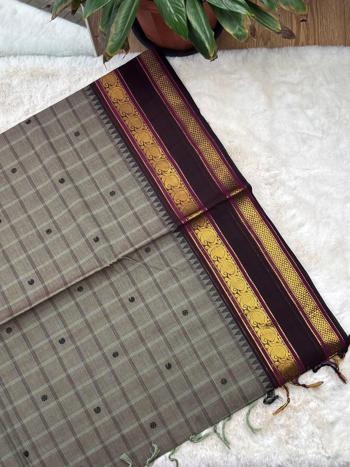 Handloom Cotton Saree with Blouse (80s)