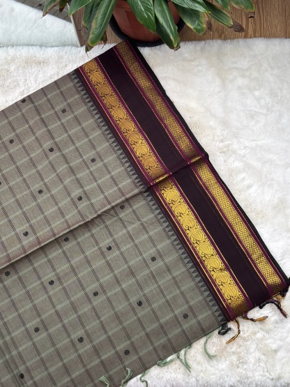 Handloom Cotton Saree with Blouse (80s)