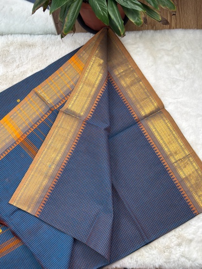 Handloom Cotton Saree with Blouse (80s)