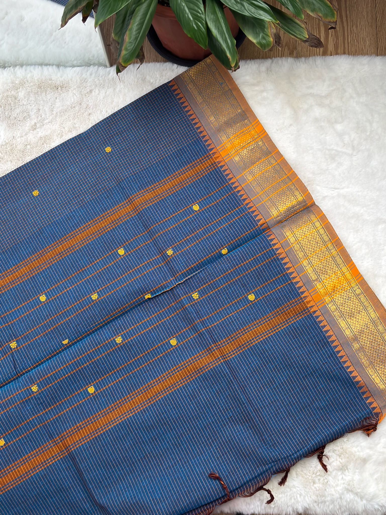 Handloom Cotton Saree with Blouse (80s)