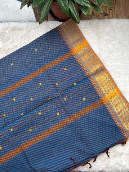 Handloom Cotton Saree with Blouse (80s)