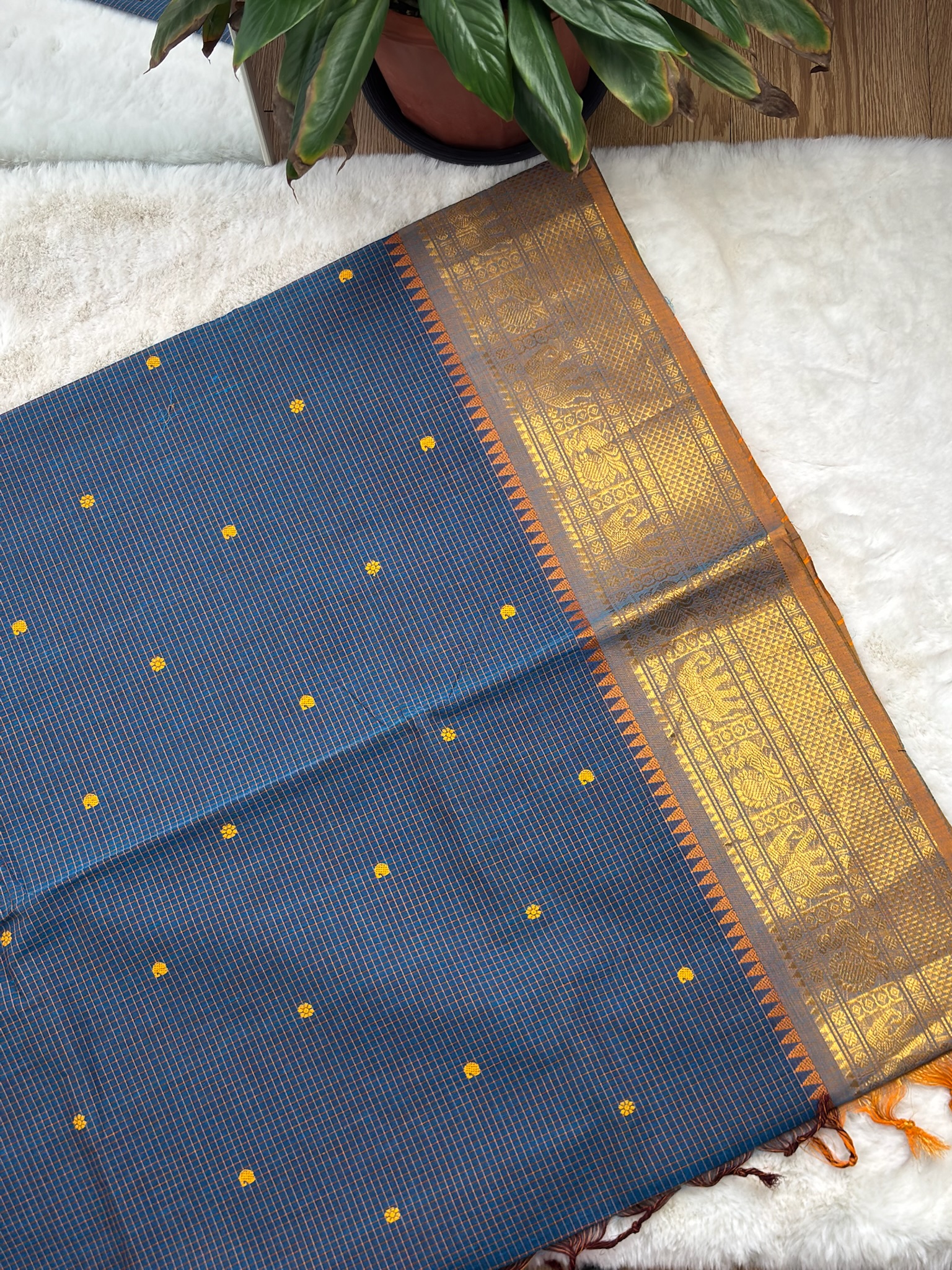 Handloom Cotton Saree with Blouse (80s)