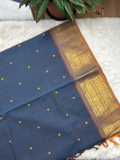 Handloom Cotton Saree with Blouse (80s)