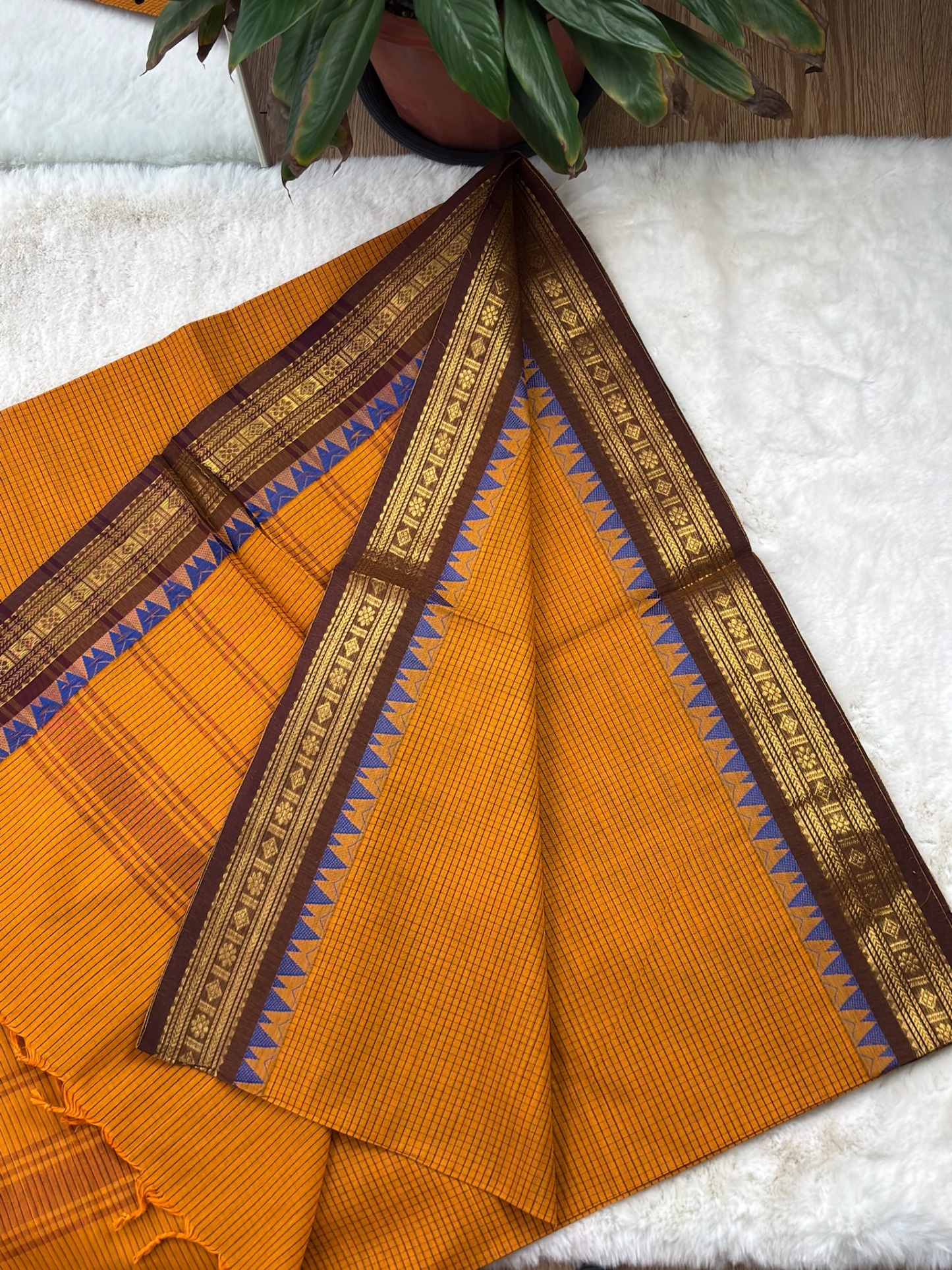 Handloom Cotton Saree with Blouse (80s)