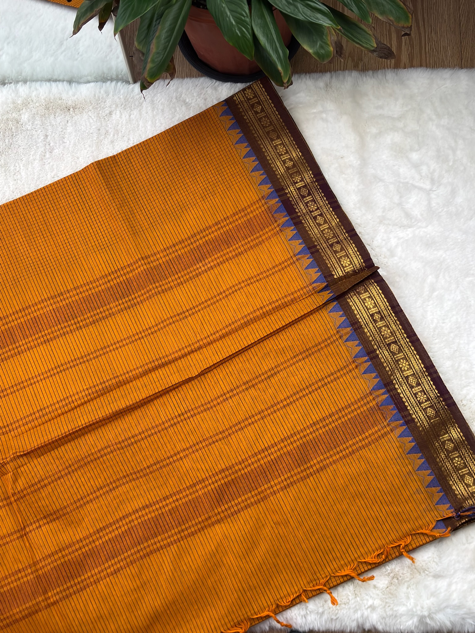 Handloom Cotton Saree with Blouse (80s)