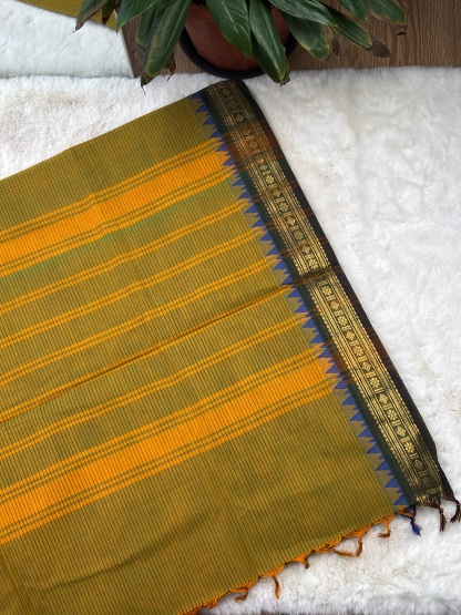 Handloom Cotton Saree with Blouse (80s)