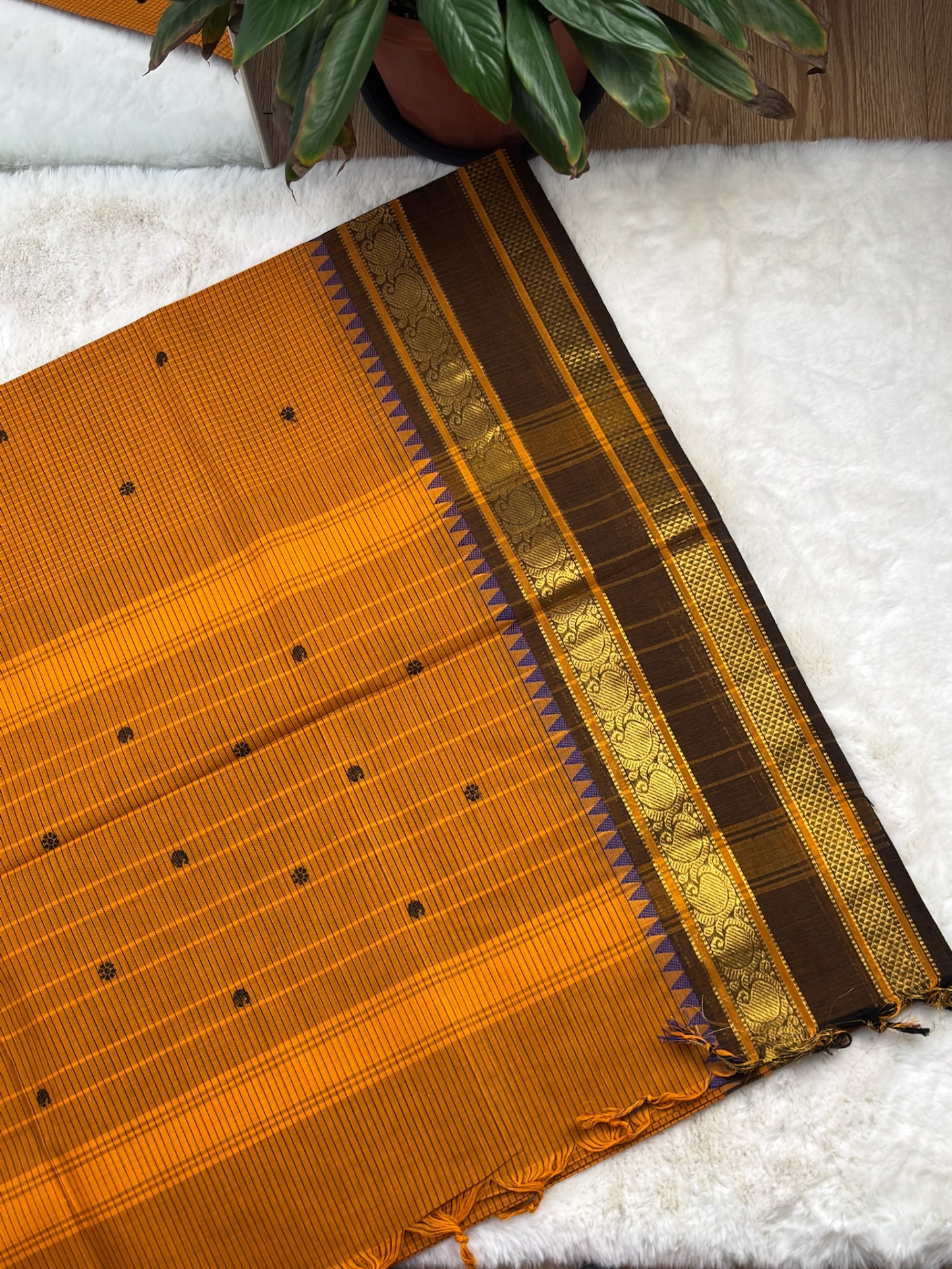 Handloom Cotton Saree with Blouse (80s)