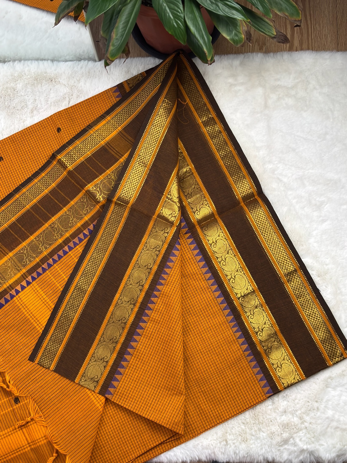 Handloom Cotton Saree with Blouse (80s)