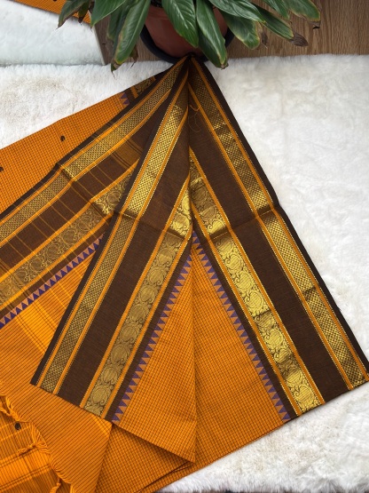 Handloom Cotton Saree with Blouse (80s)