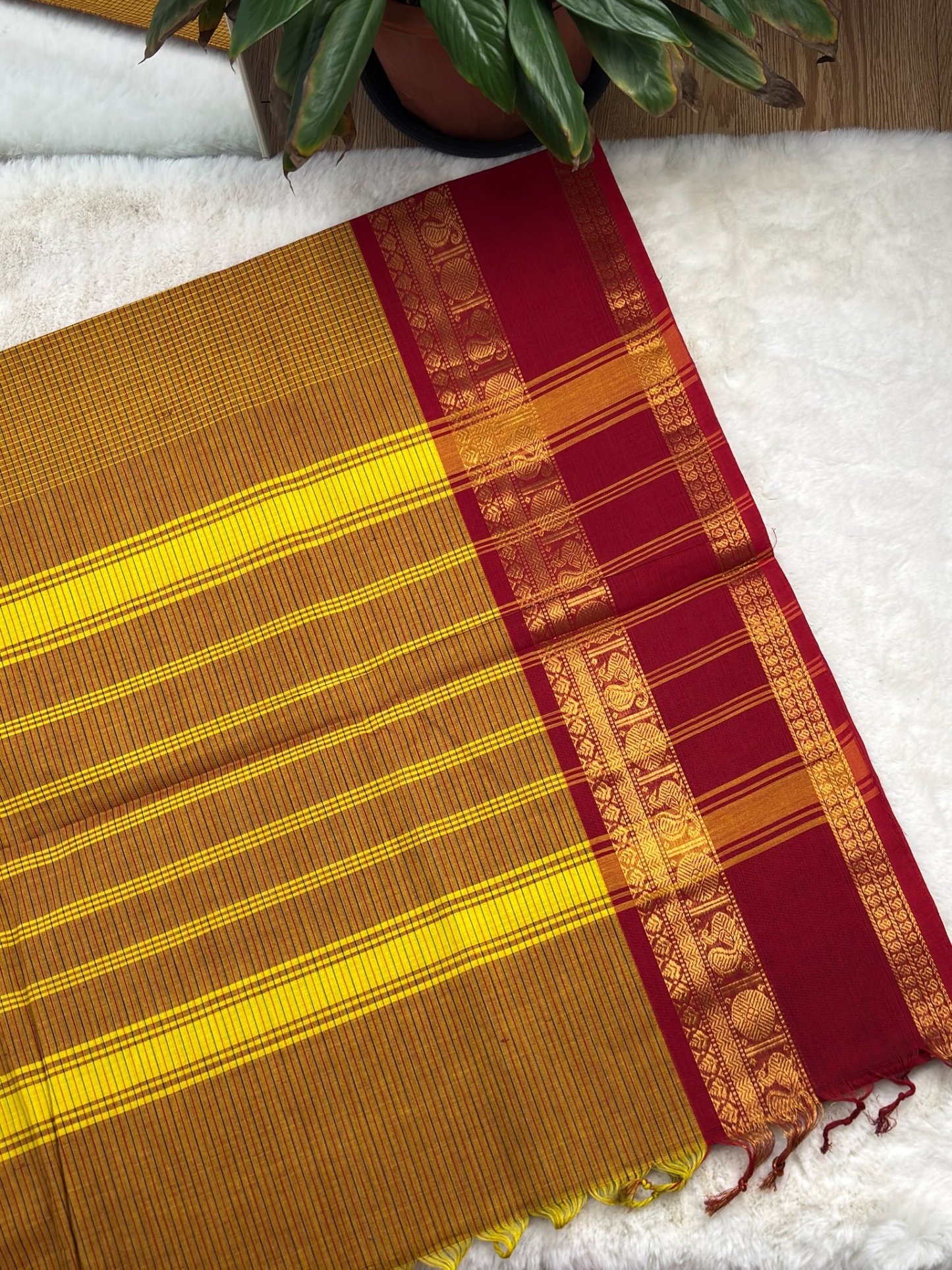 Handloom Cotton Saree with Blouse (80s)