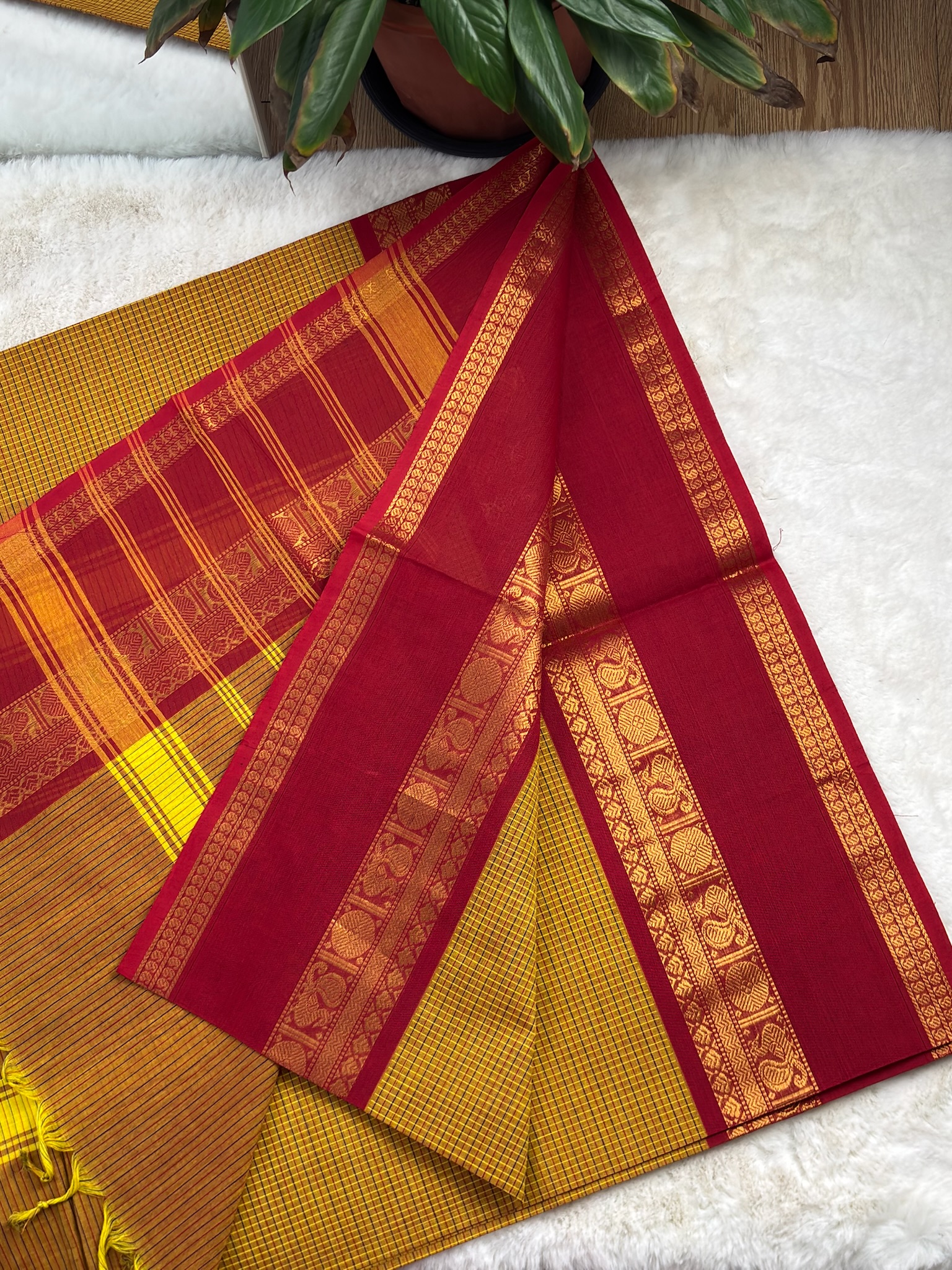 Handloom Cotton Saree with Blouse (80s)