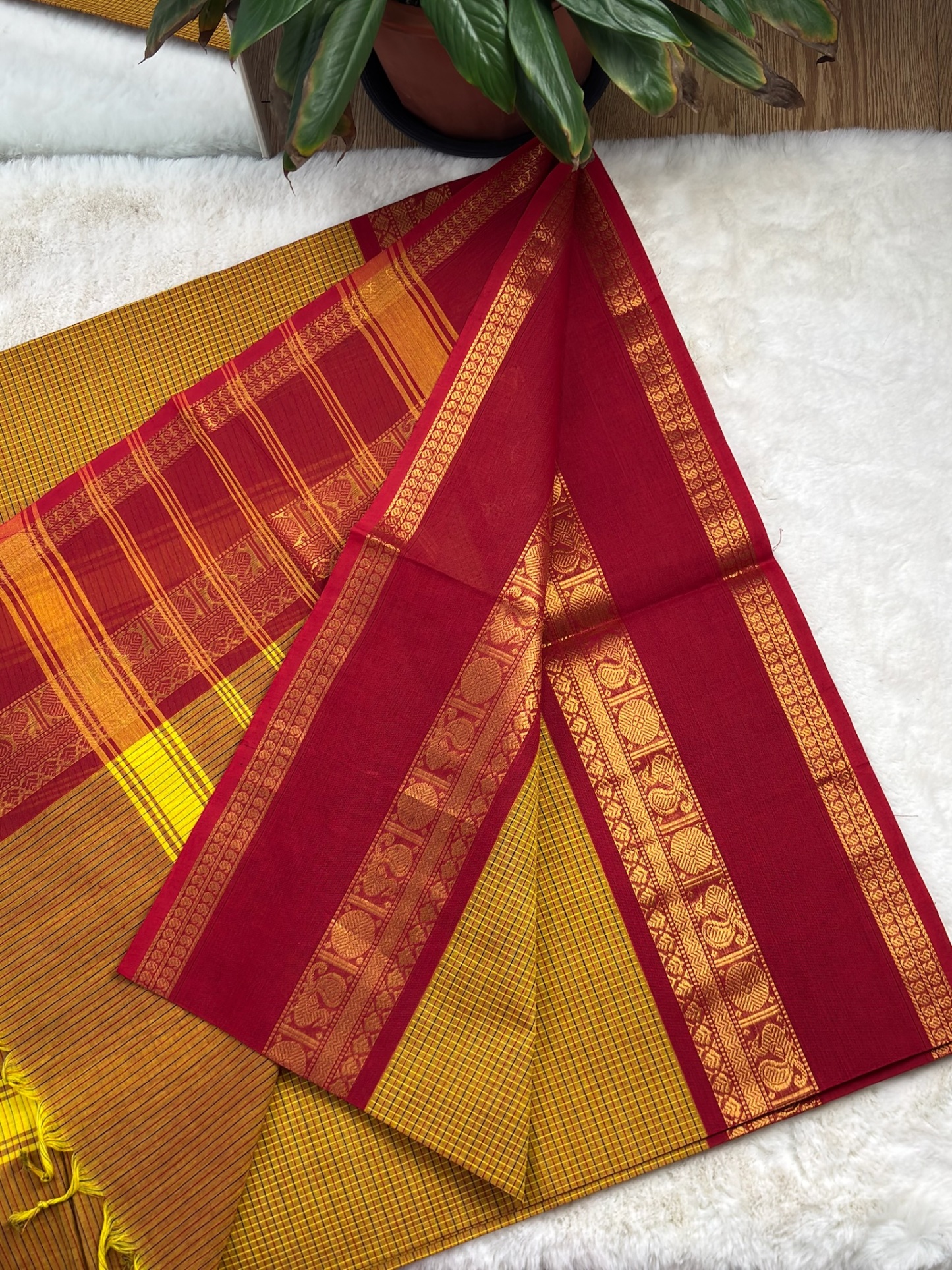 Handloom Cotton Saree with Blouse (80s)