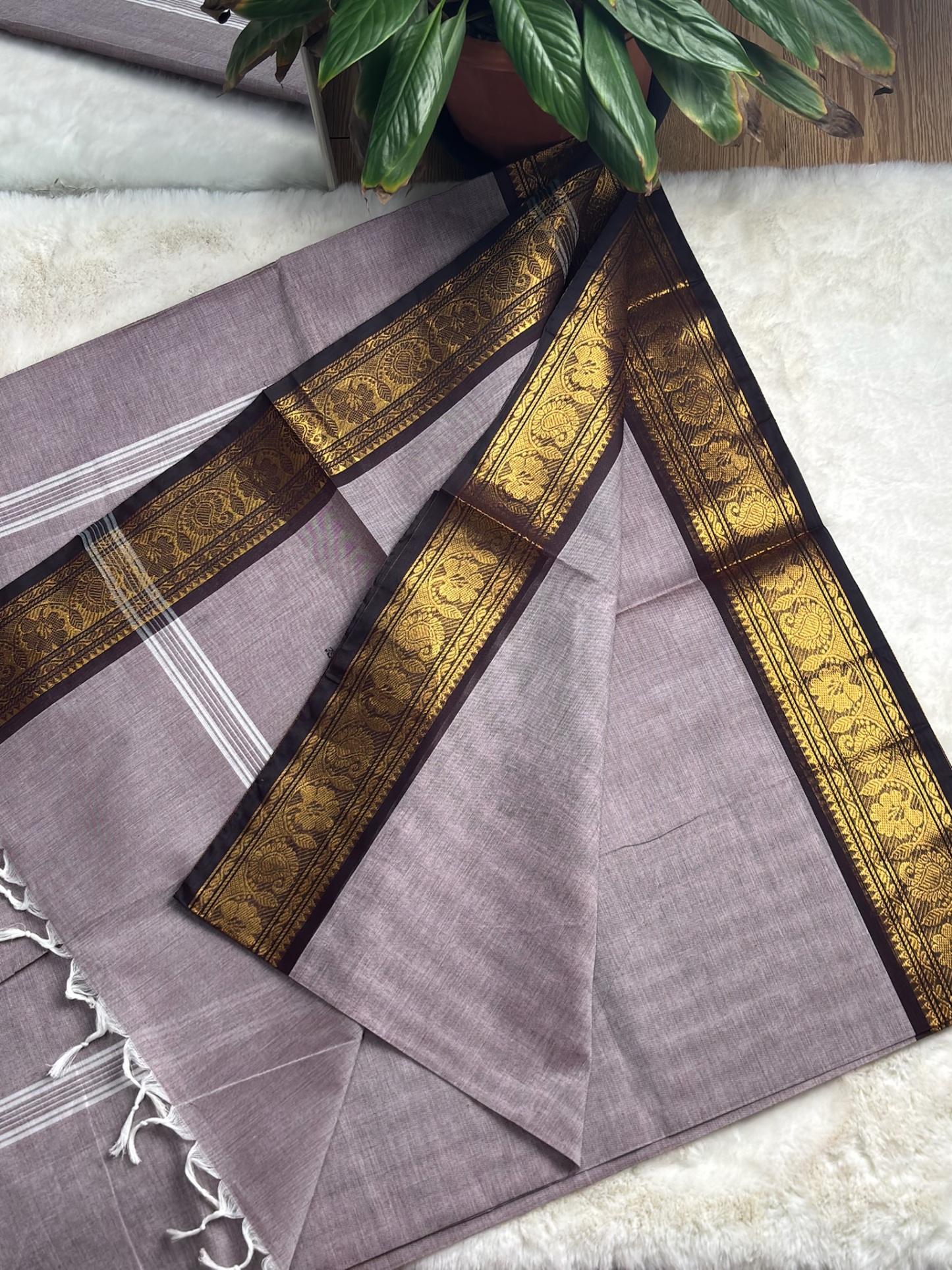 Handloom Cotton Saree with Blouse (80s)
