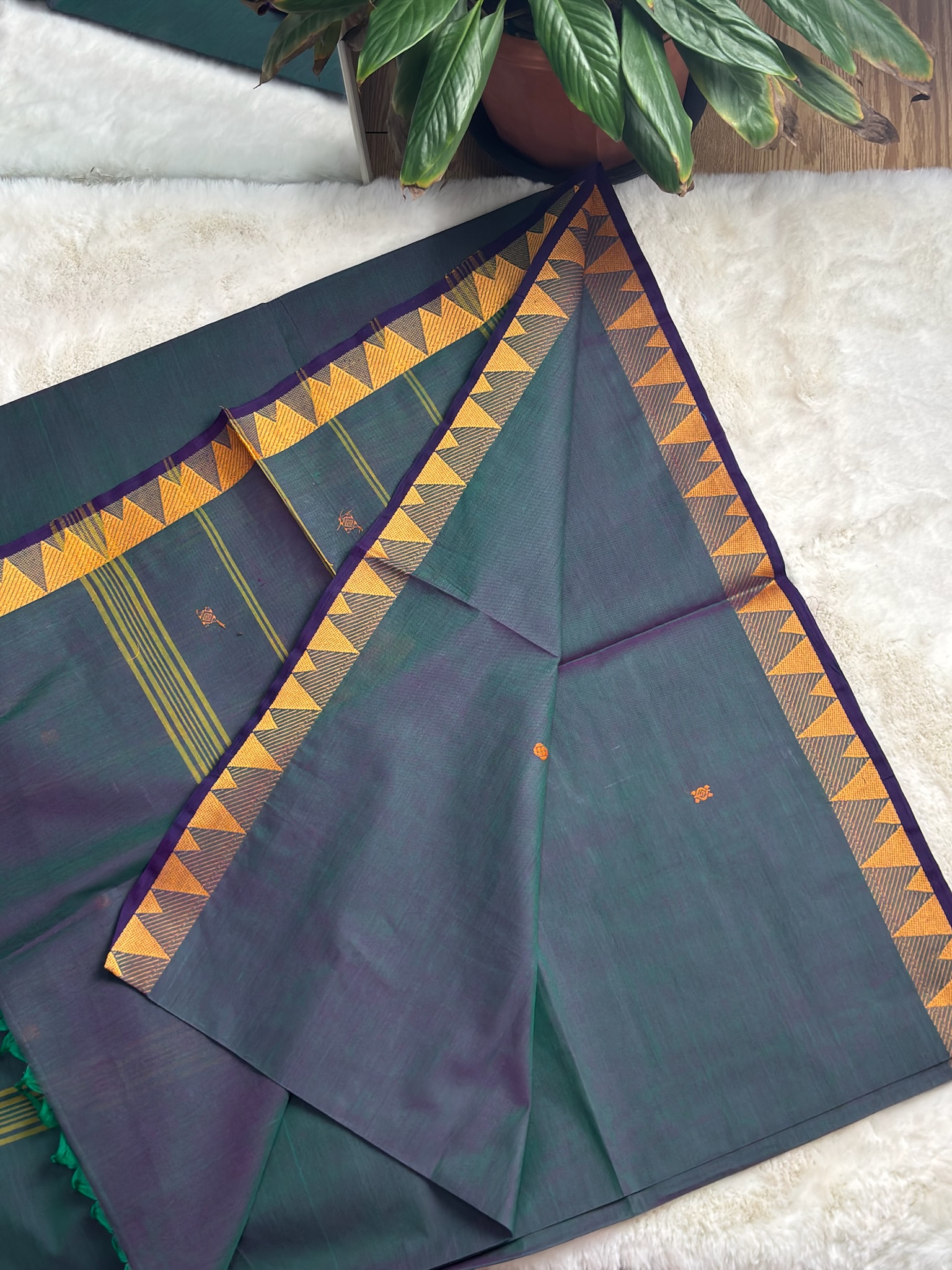 Handloom Cotton Saree with Blouse (80s)