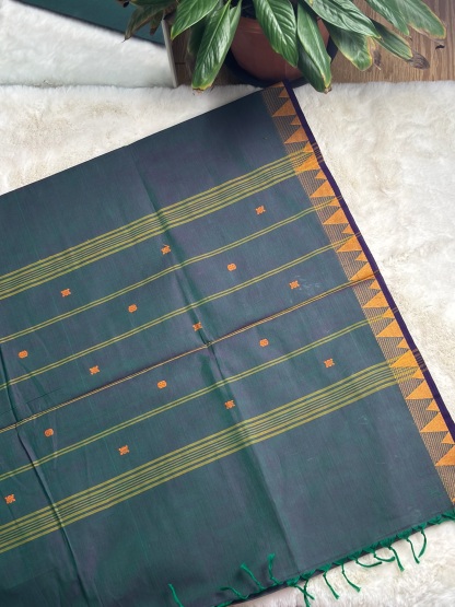 Handloom Cotton Saree with Blouse (80s)