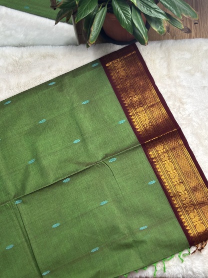 Handloom Cotton Saree with Blouse (80s)