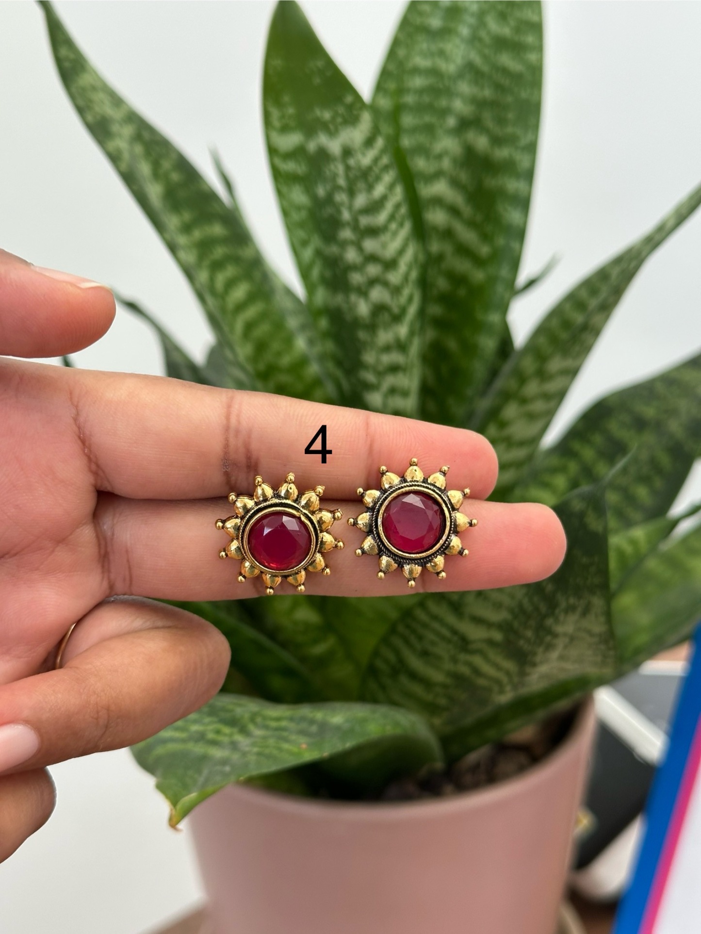 Flower Gold Stud