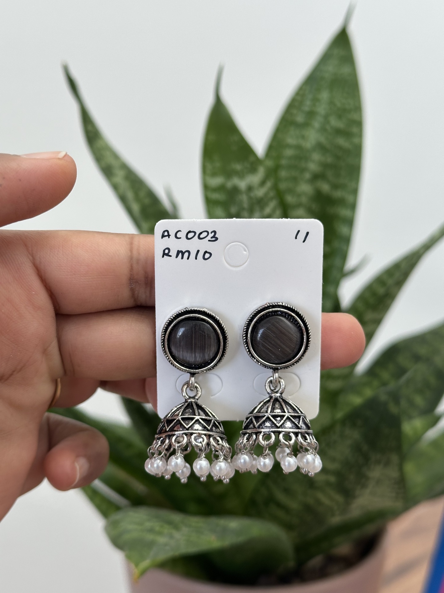 Round Stone Jhumka