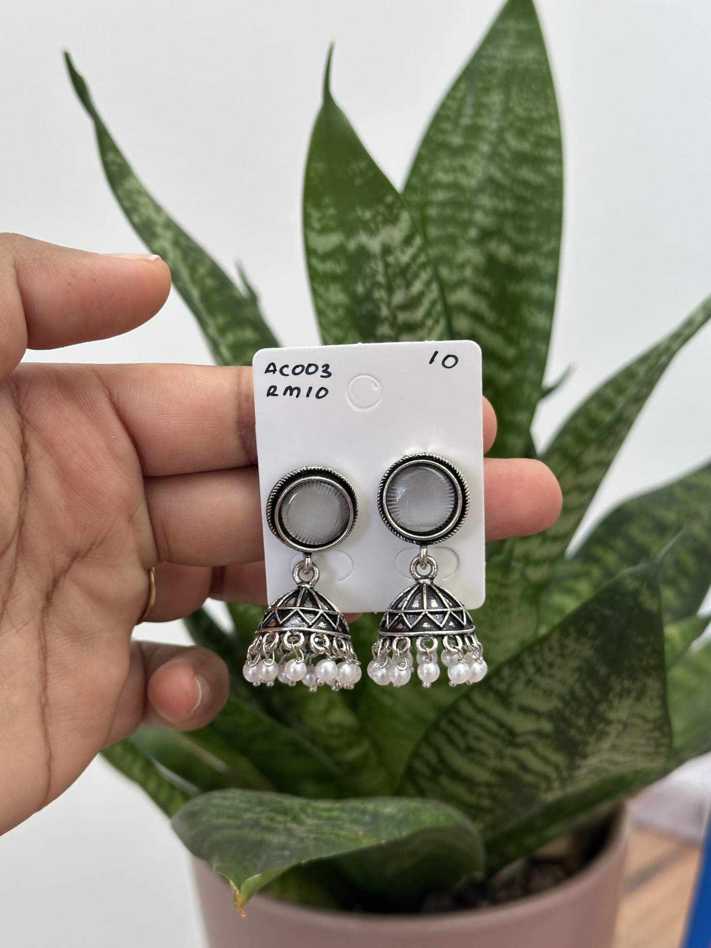 Round Stone Jhumka