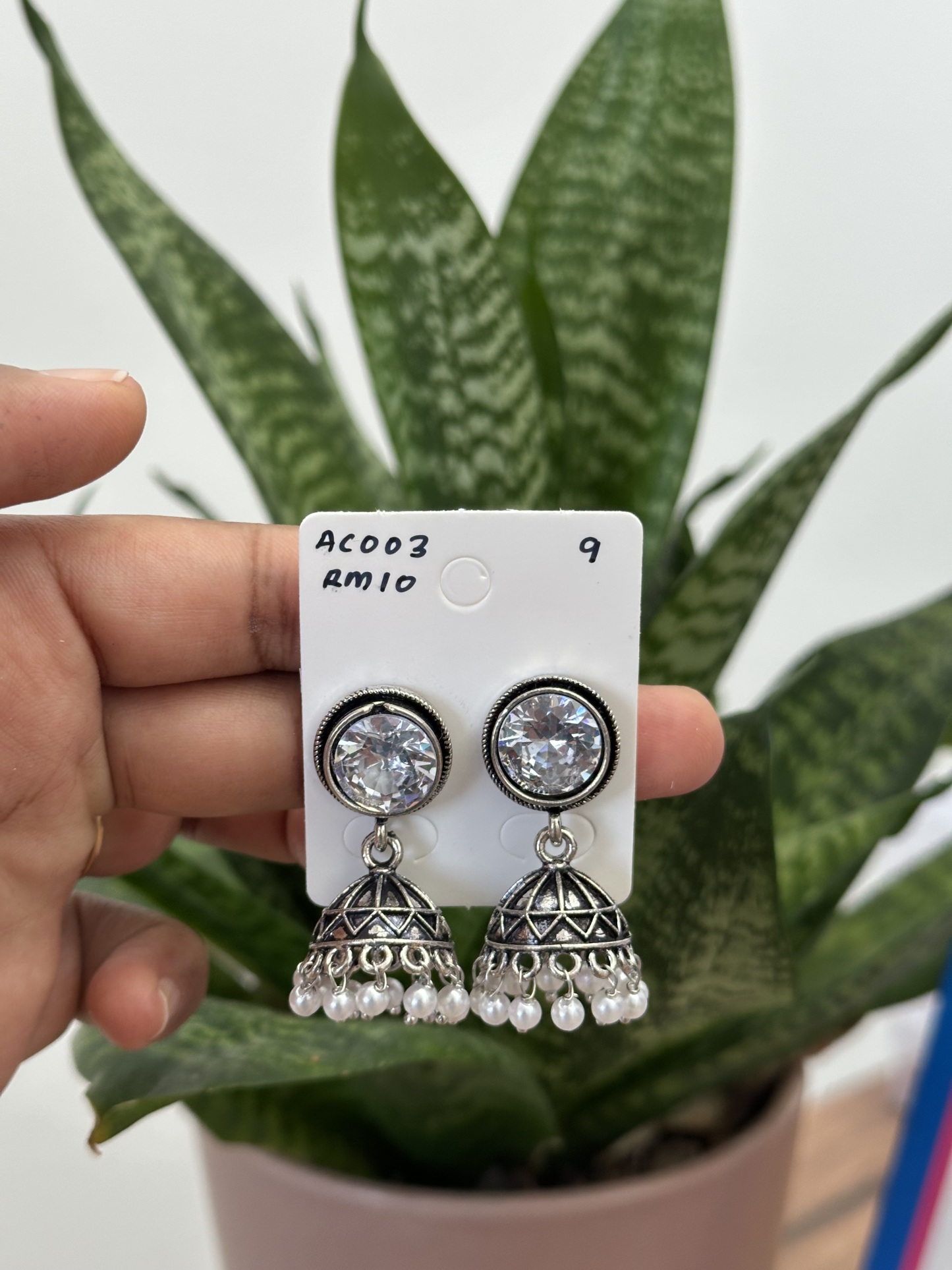 Round Stone Jhumka