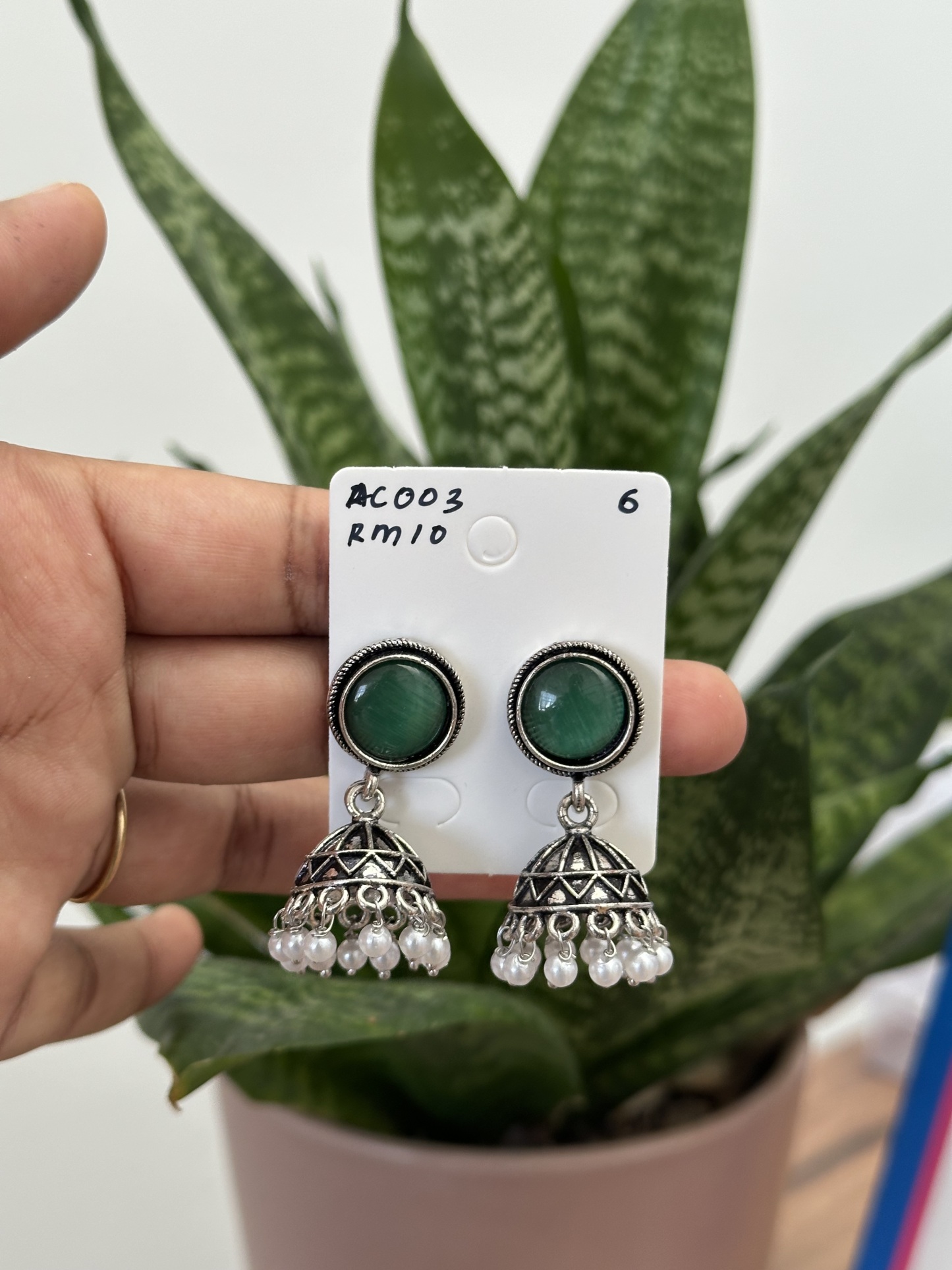 Round Stone Jhumka