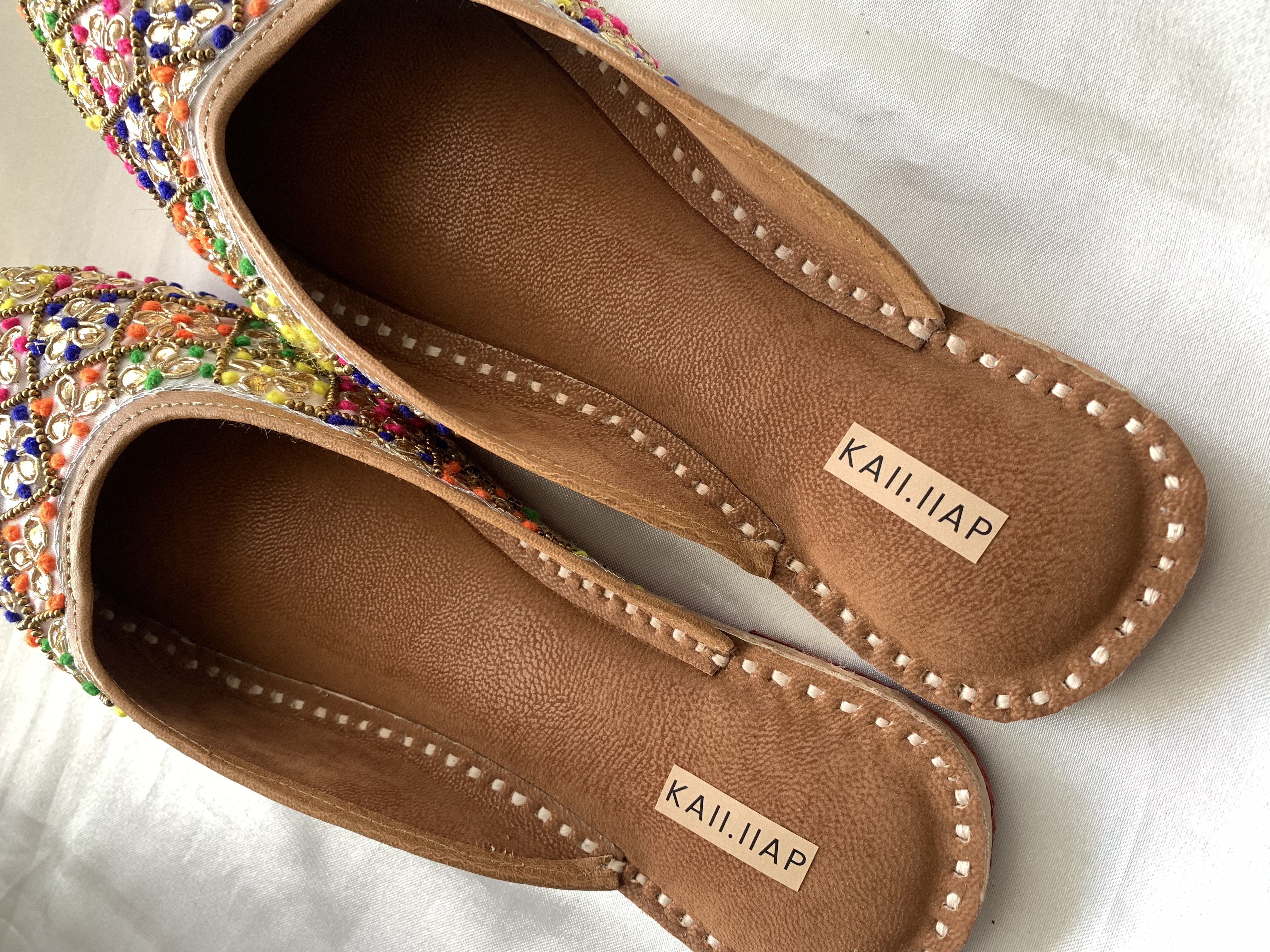 Back Open Embroidered Jutti