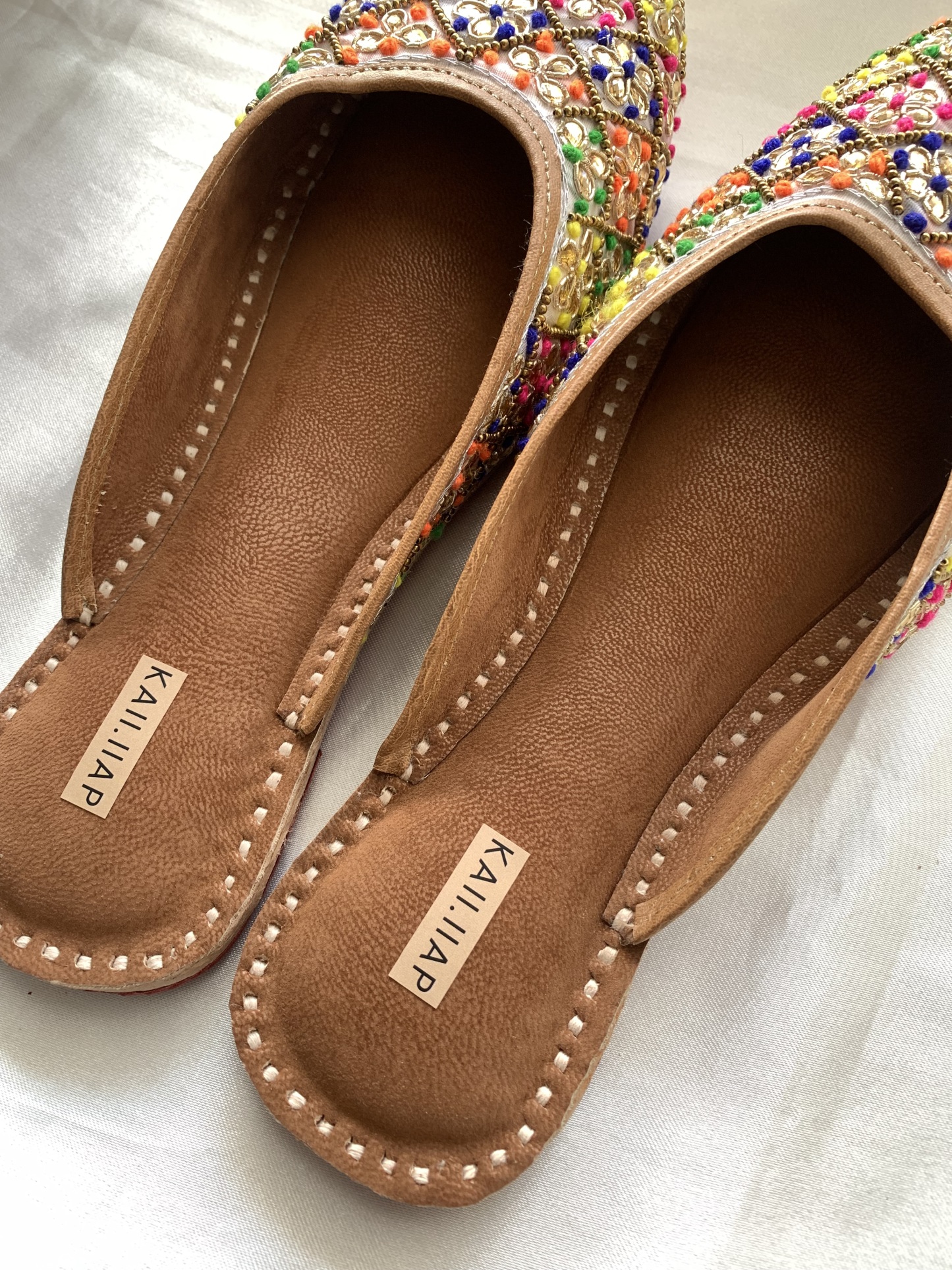 Back Open Embroidered Jutti