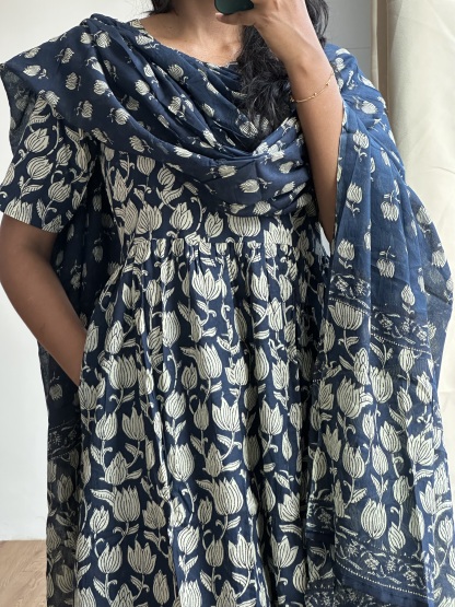 Naira Cut Kurta Set