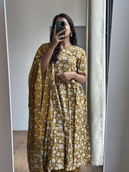 Naira Cut Kurta Set
