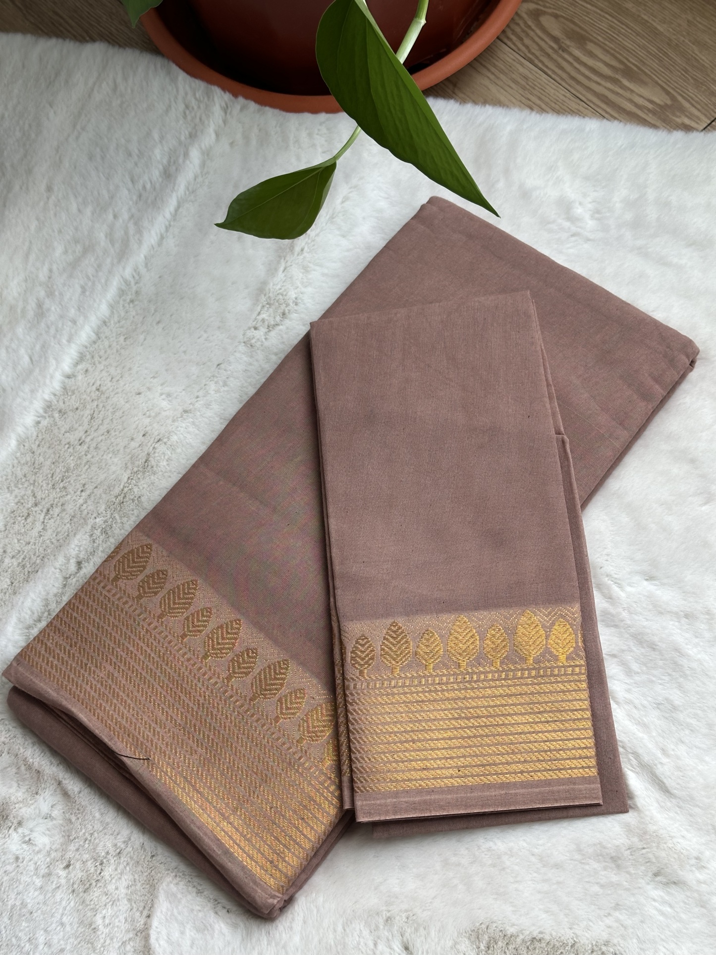 Kadambari Sungudi Saree