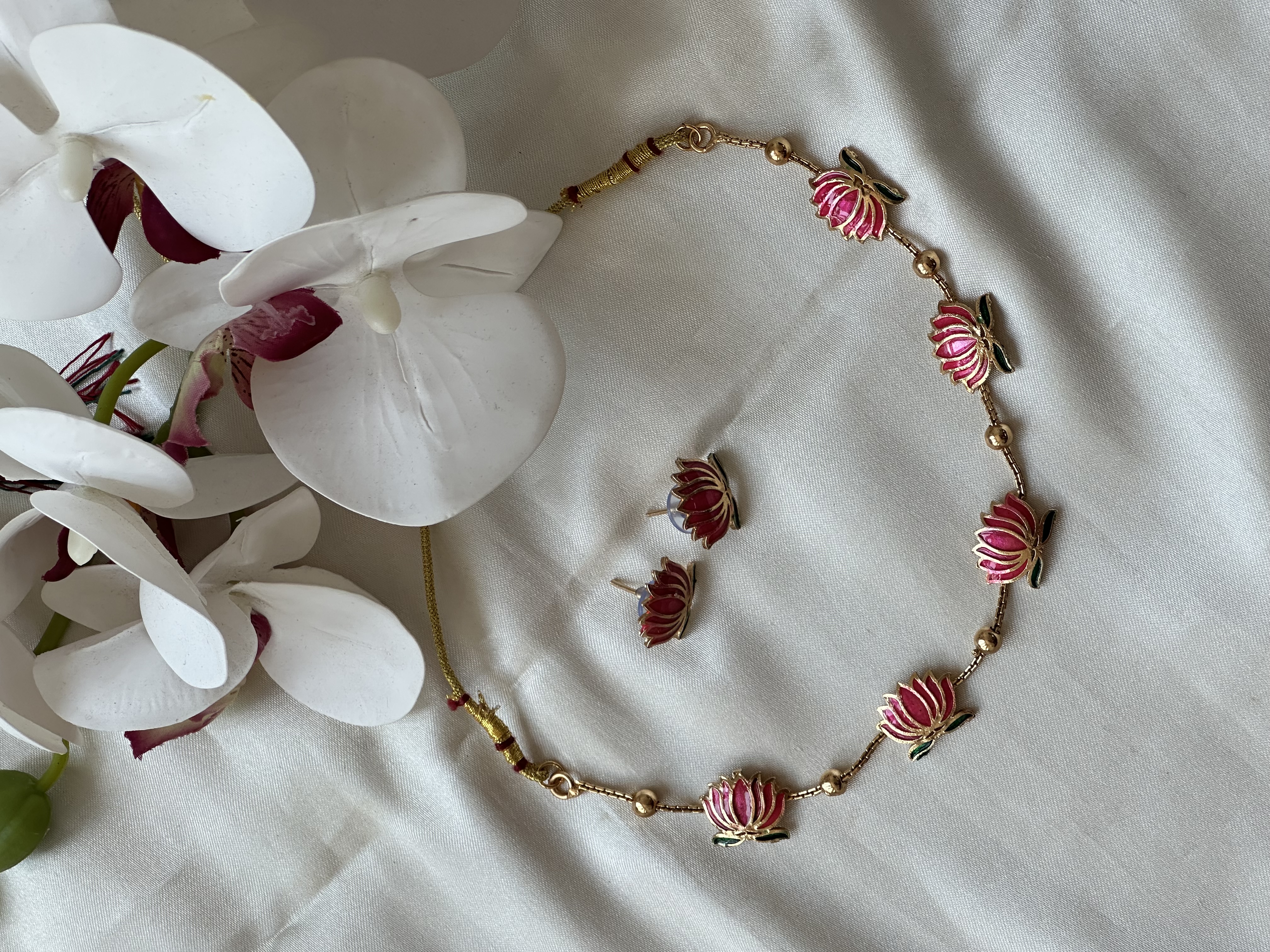 Lotus Gold Choker (Pink)