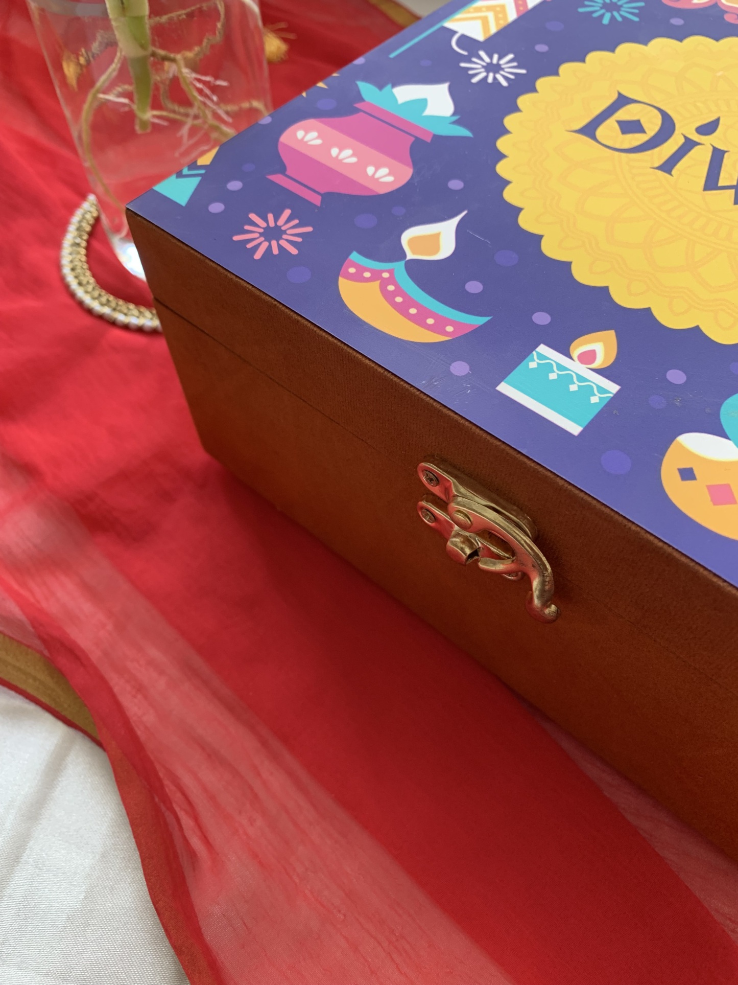 Storage and accessories gift box