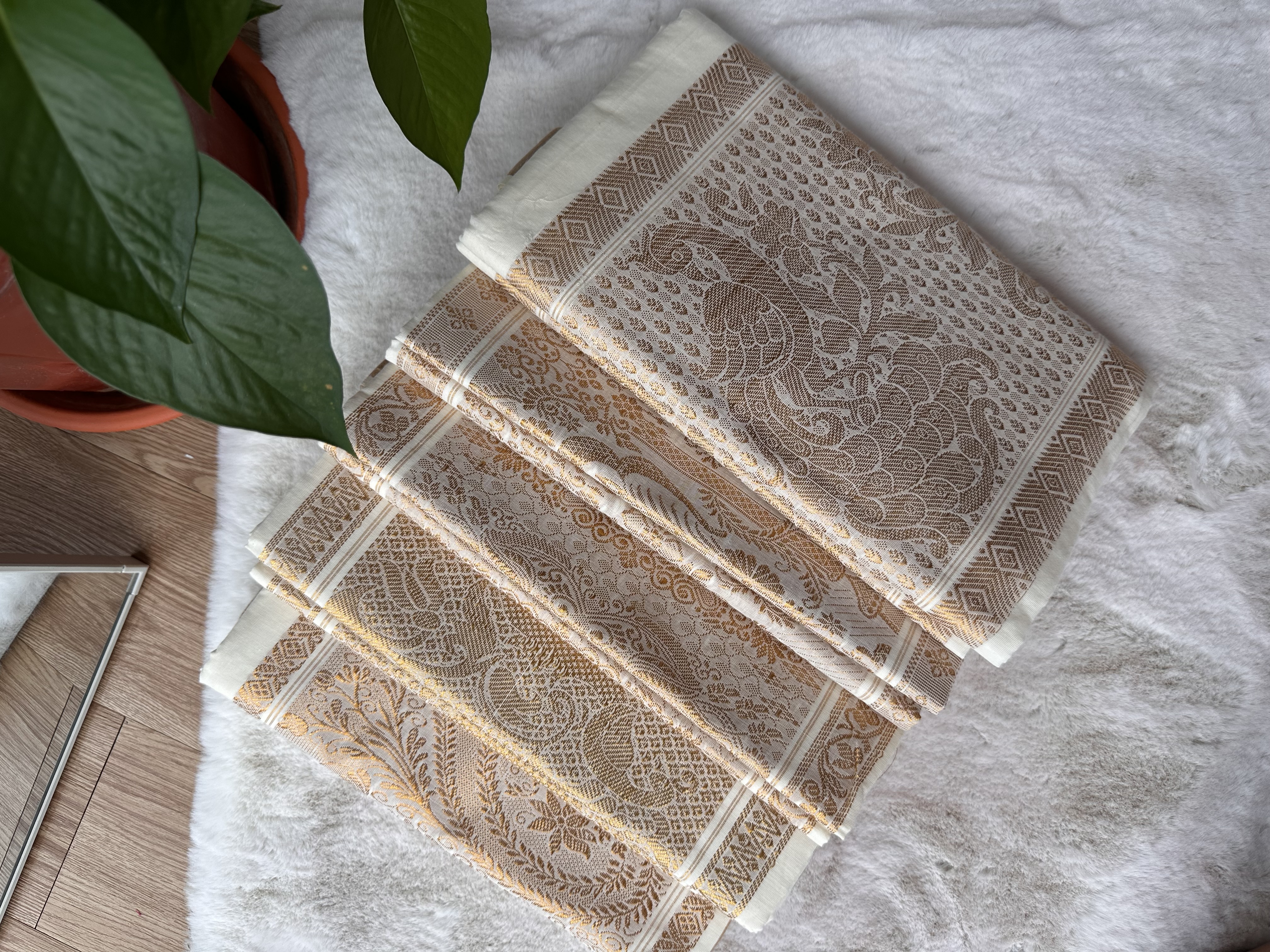 Handloom Cotton Kasavu Saree