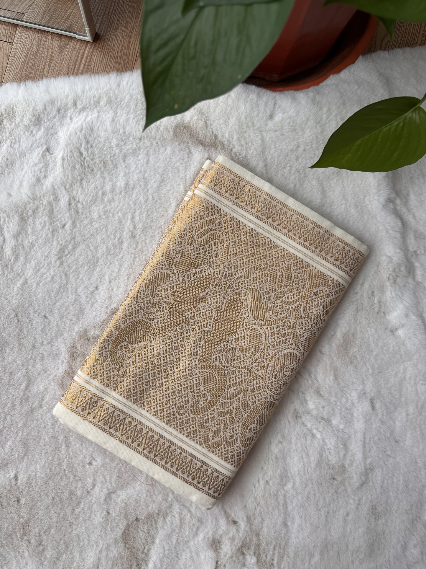 Handloom Cotton Kasavu Saree