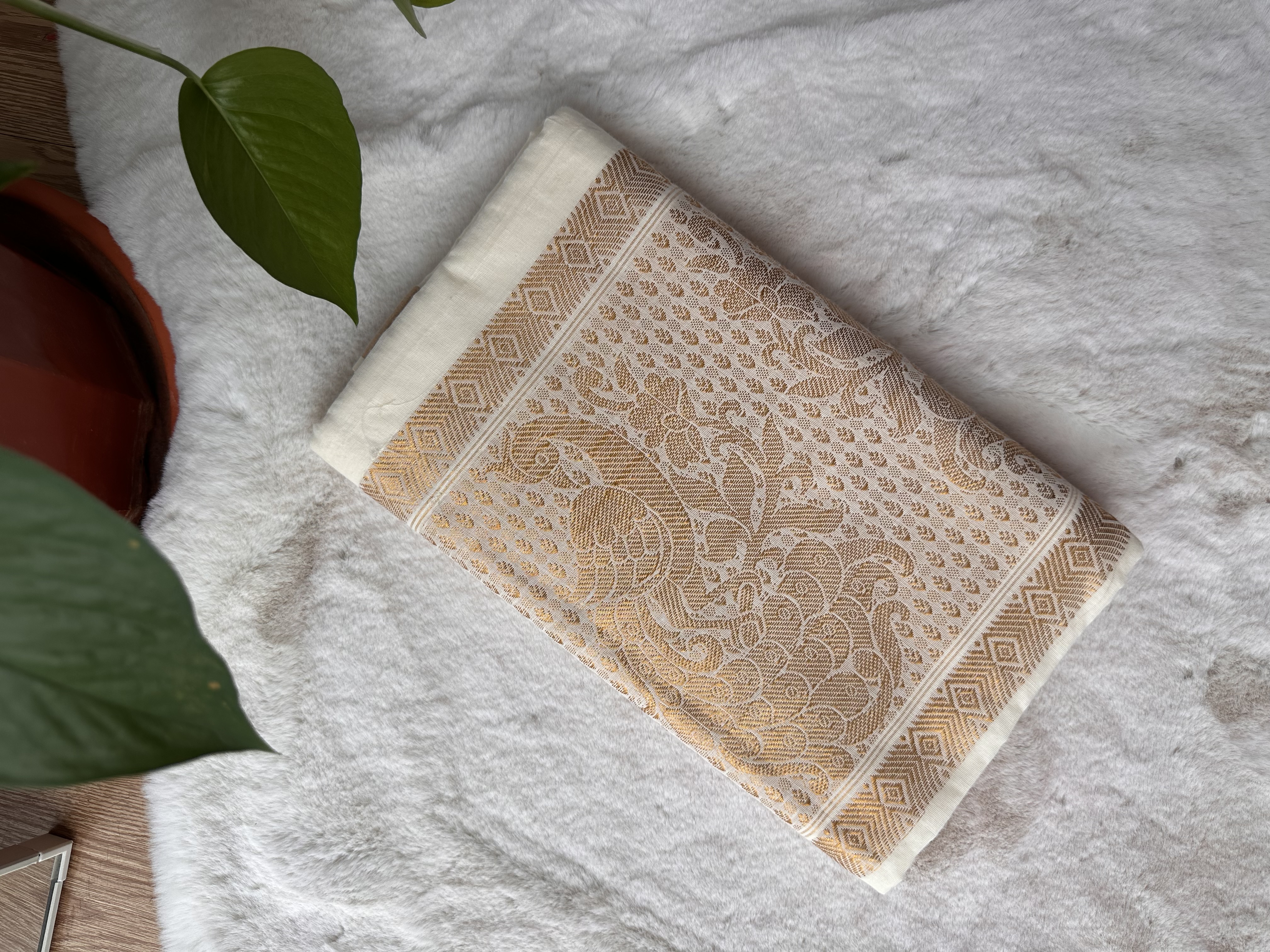 Handloom Cotton Kasavu Saree