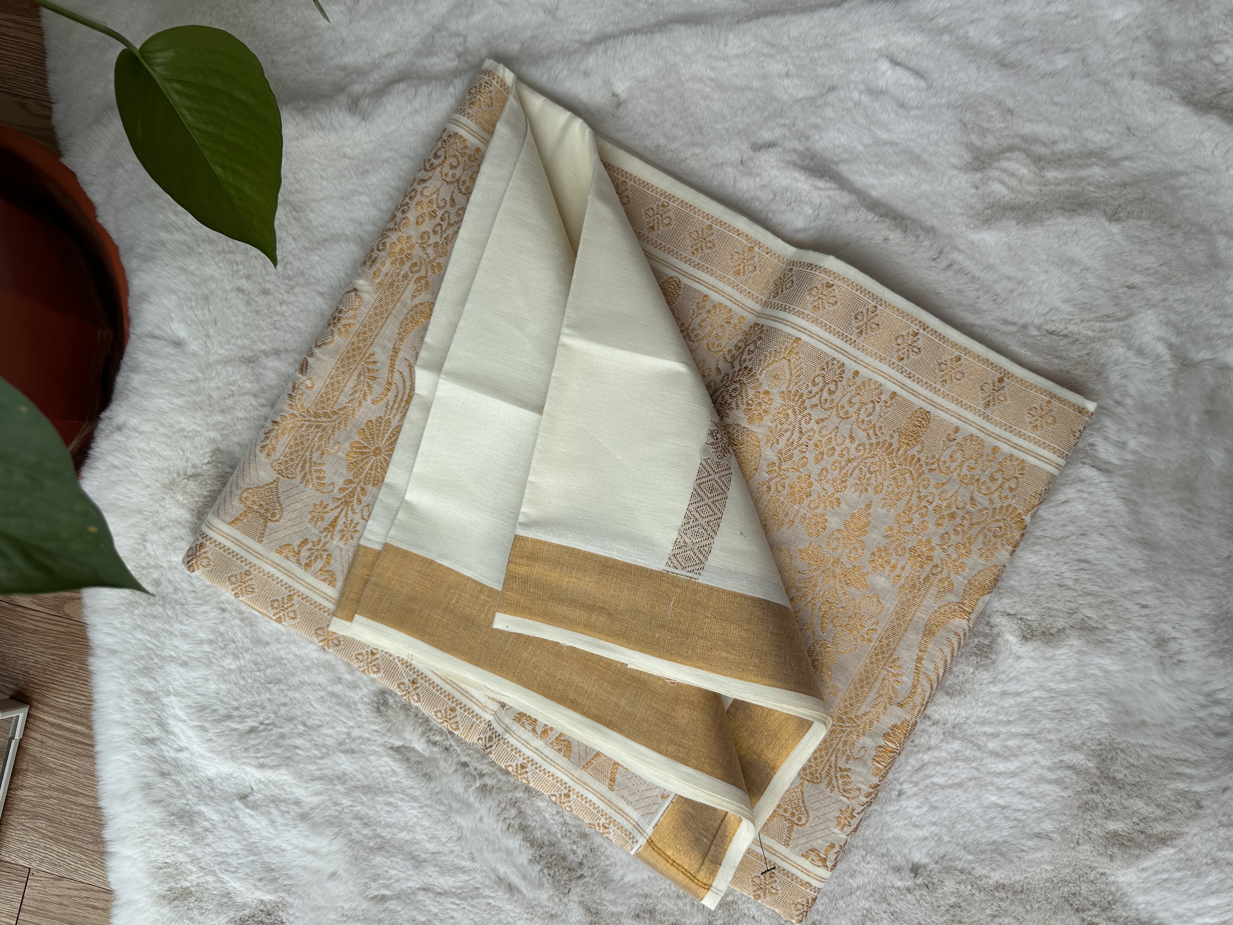 Handloom Cotton Kasavu Saree