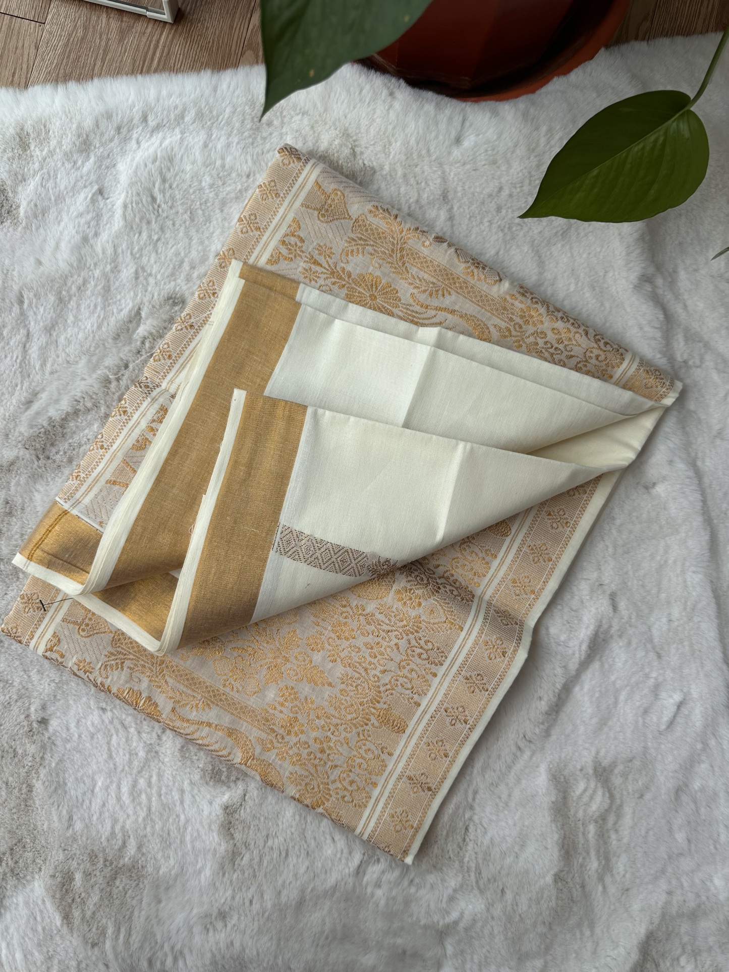 Handloom Cotton Kasavu Saree