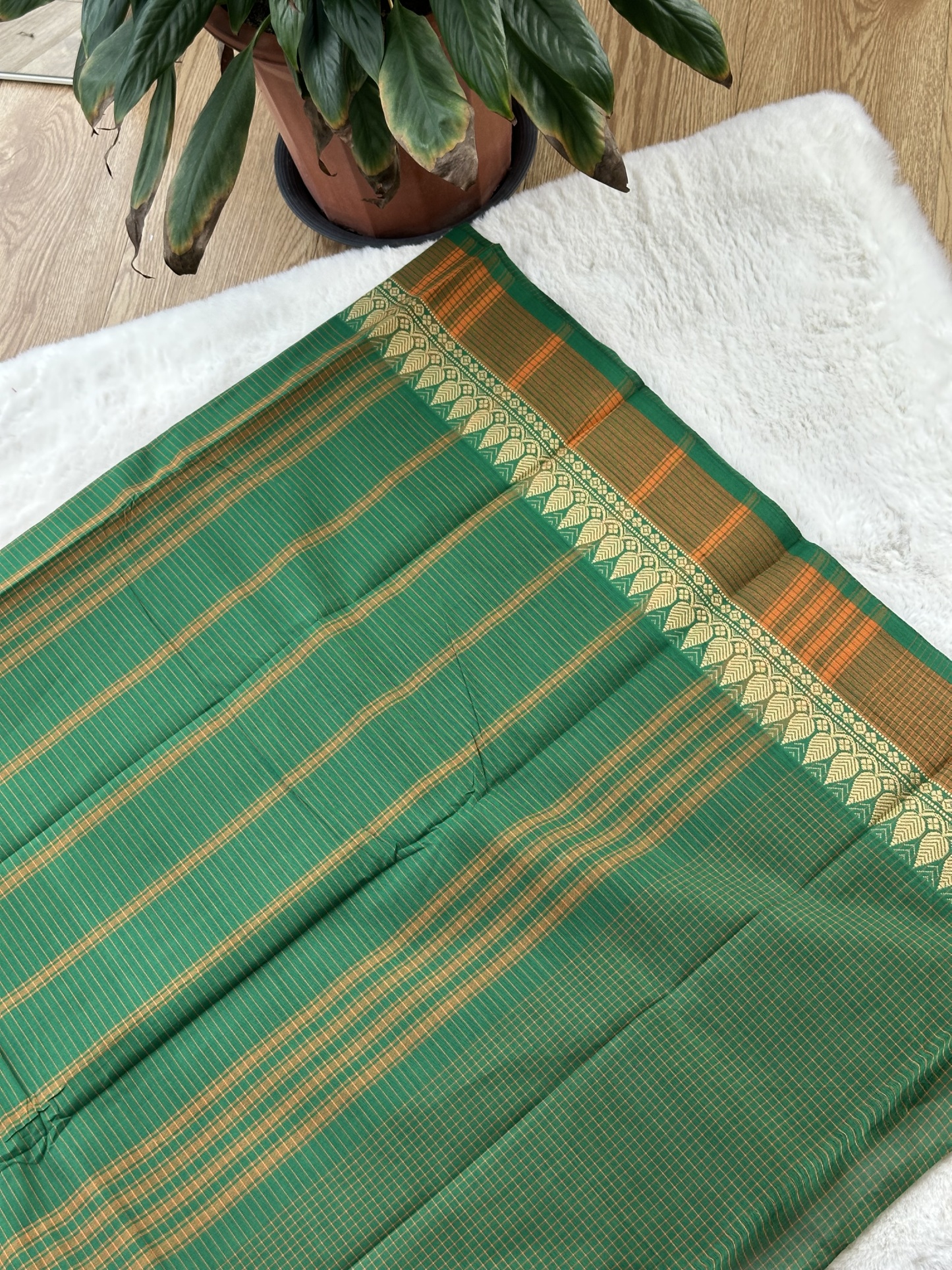 Handloom Cotton Saree without Blouse (60s)