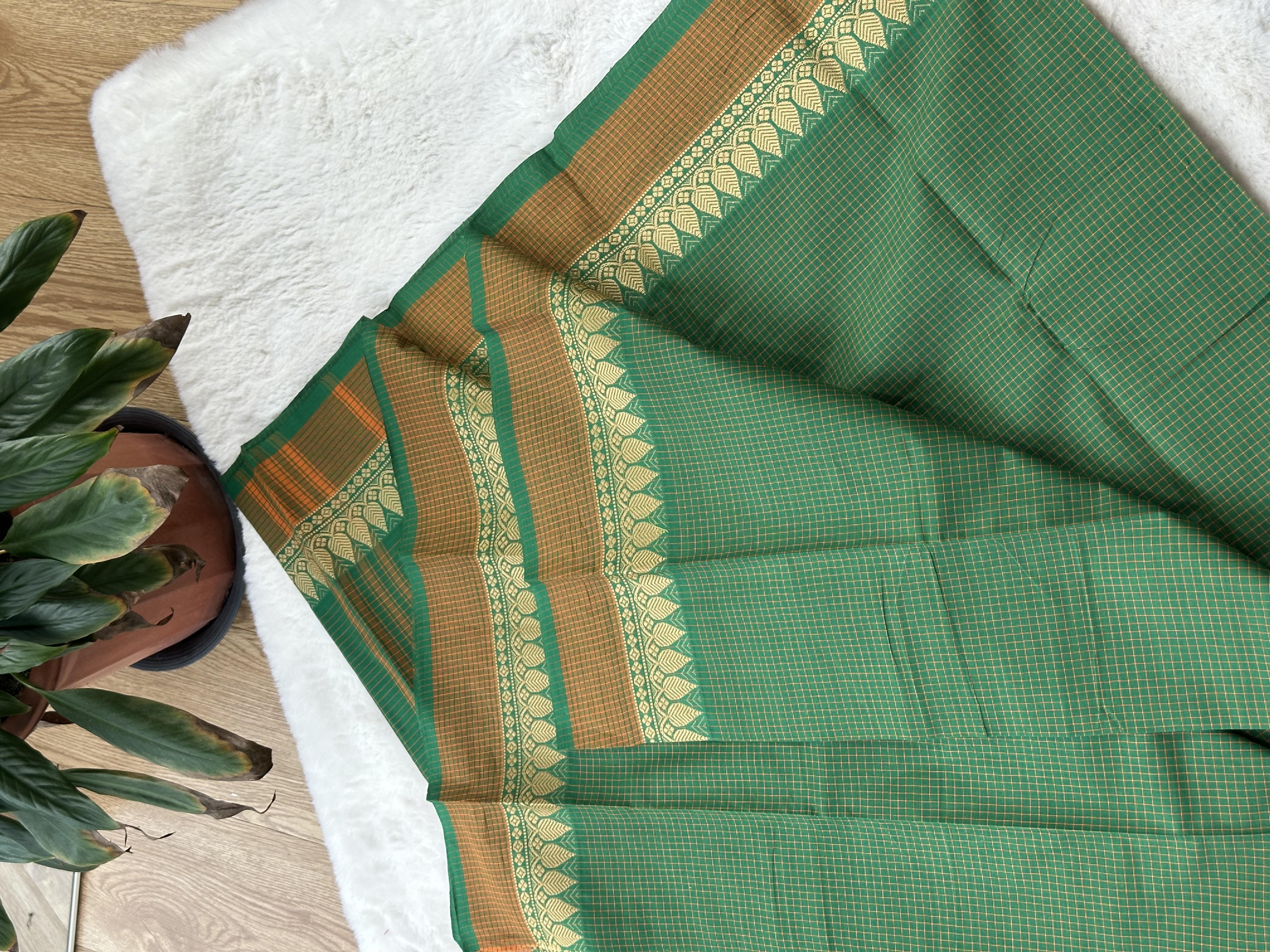 Handloom Cotton Saree without Blouse (60s)
