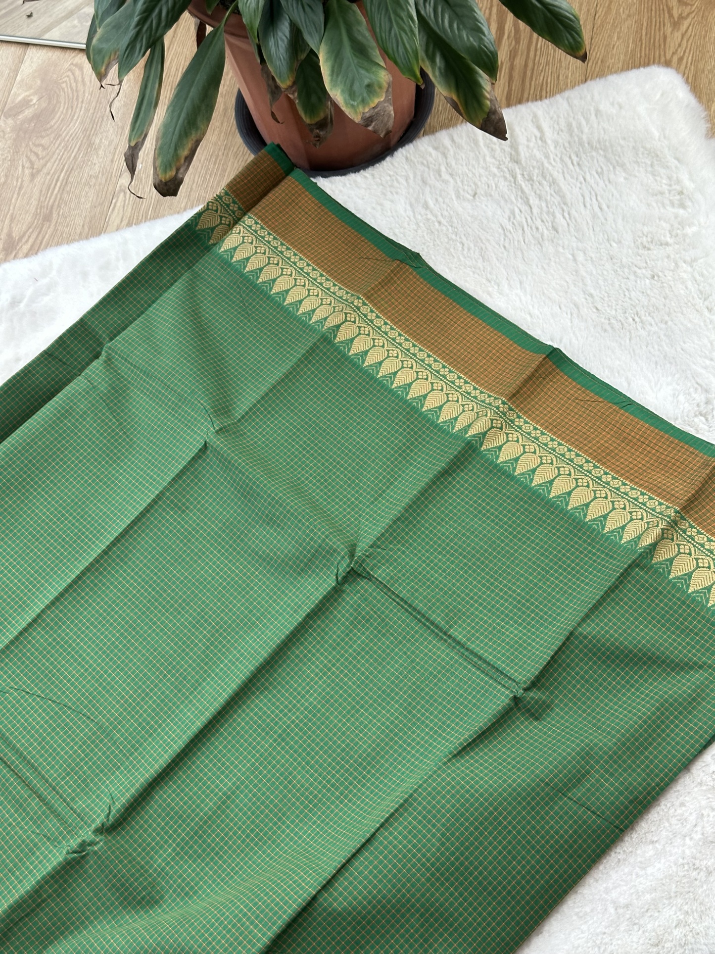 Handloom Cotton Saree without Blouse (60s)