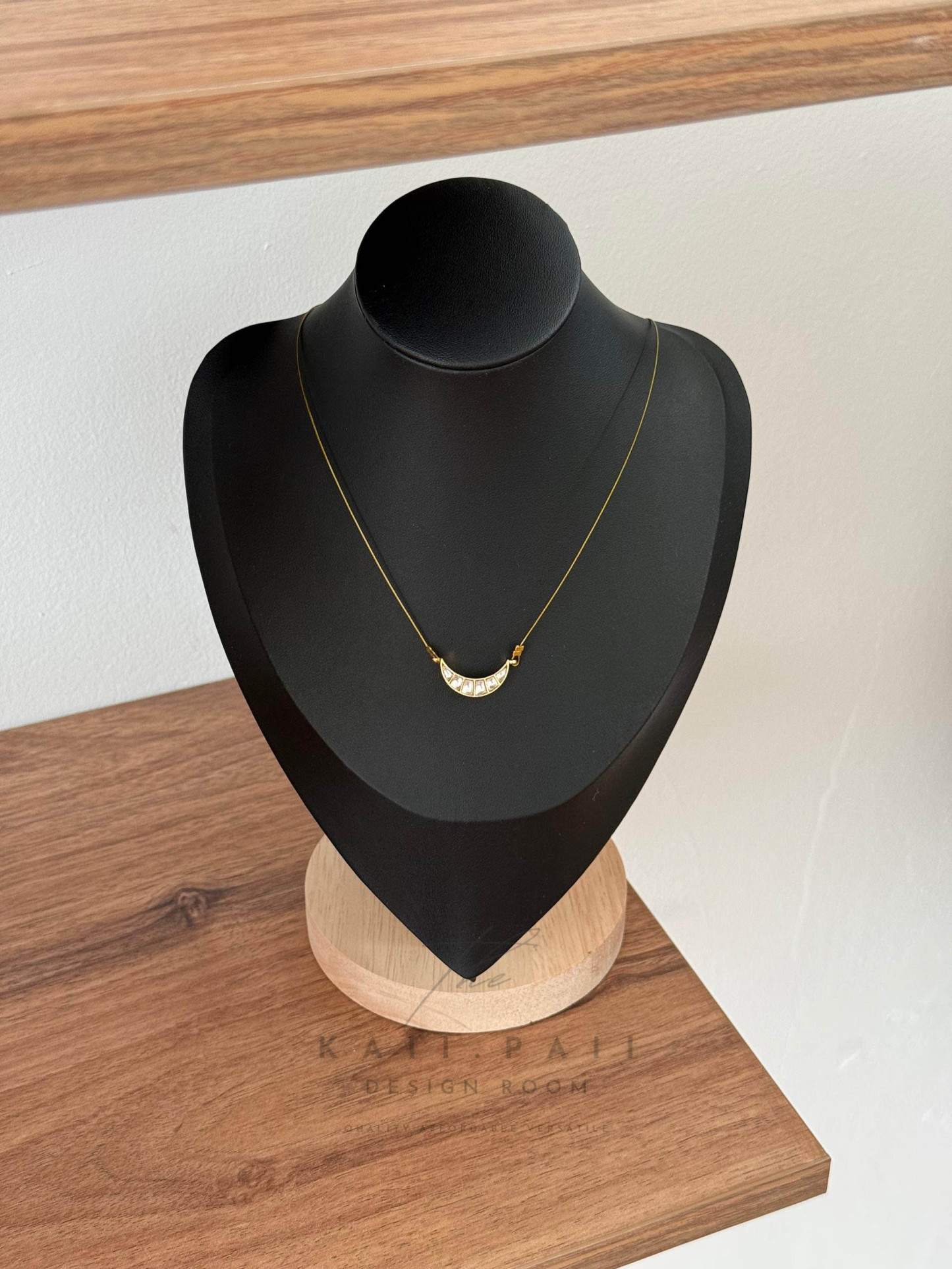 Invisible Choker