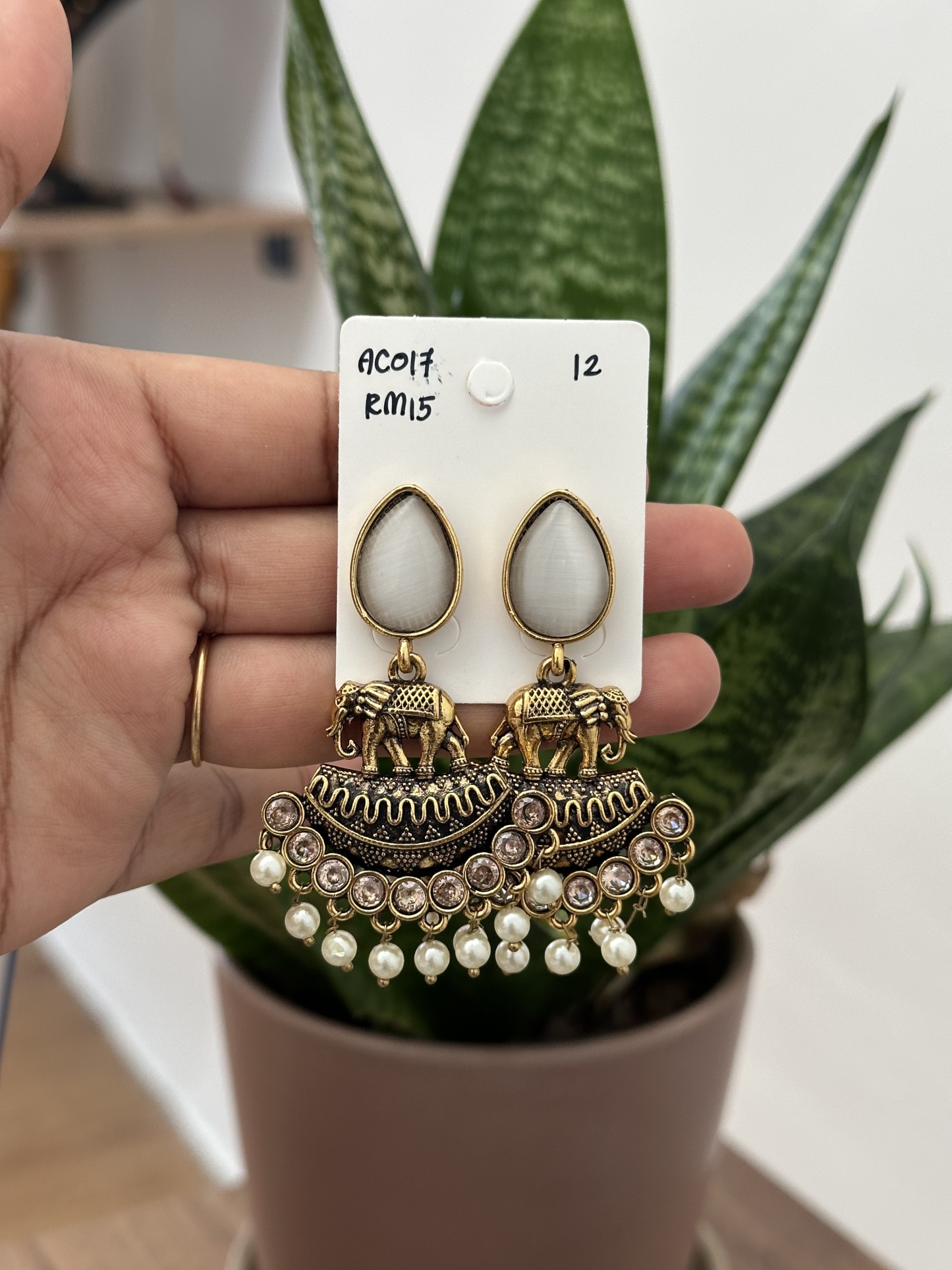 Elephant Stone Earring Gold