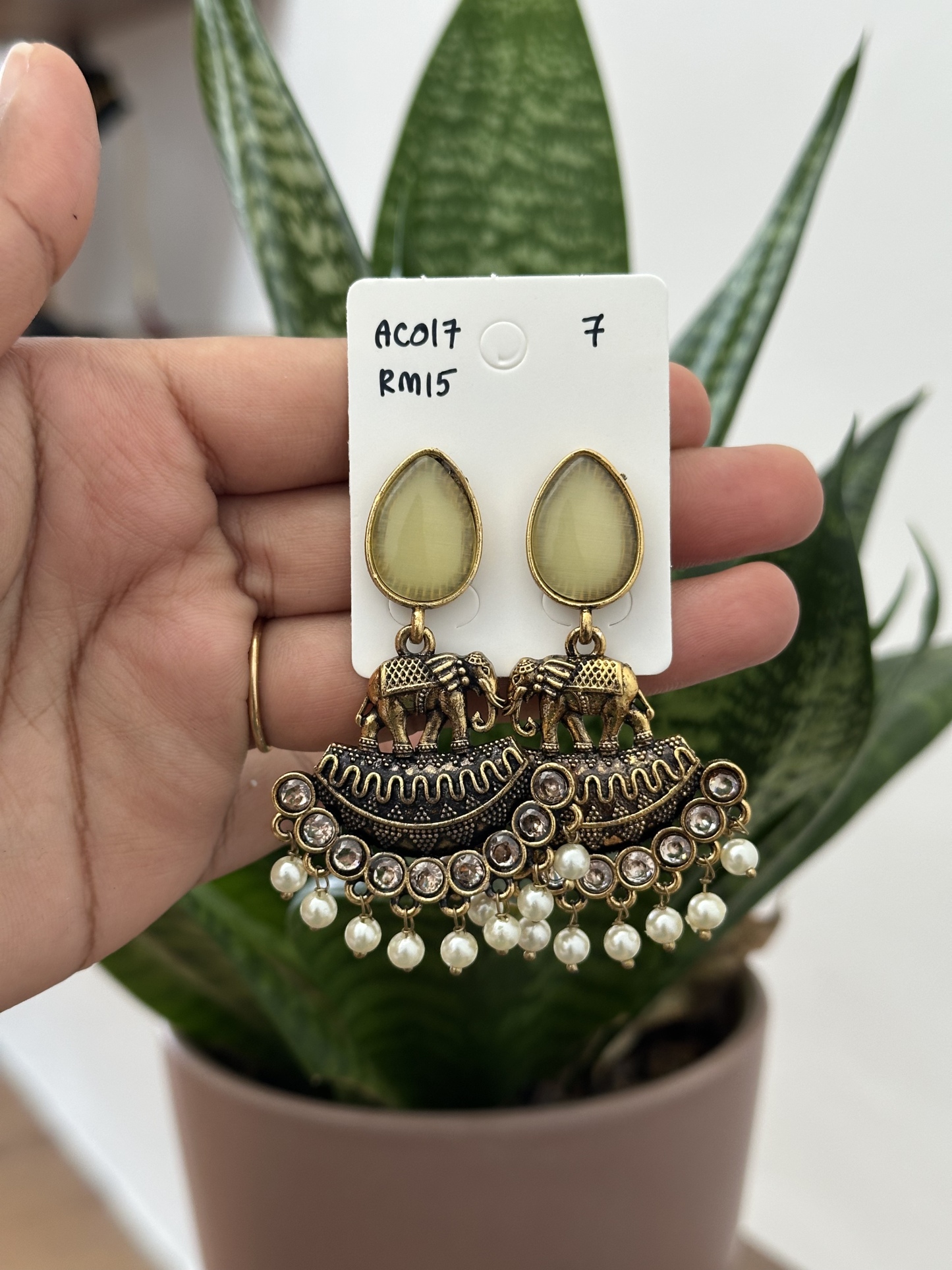 Elephant Stone Earring Gold