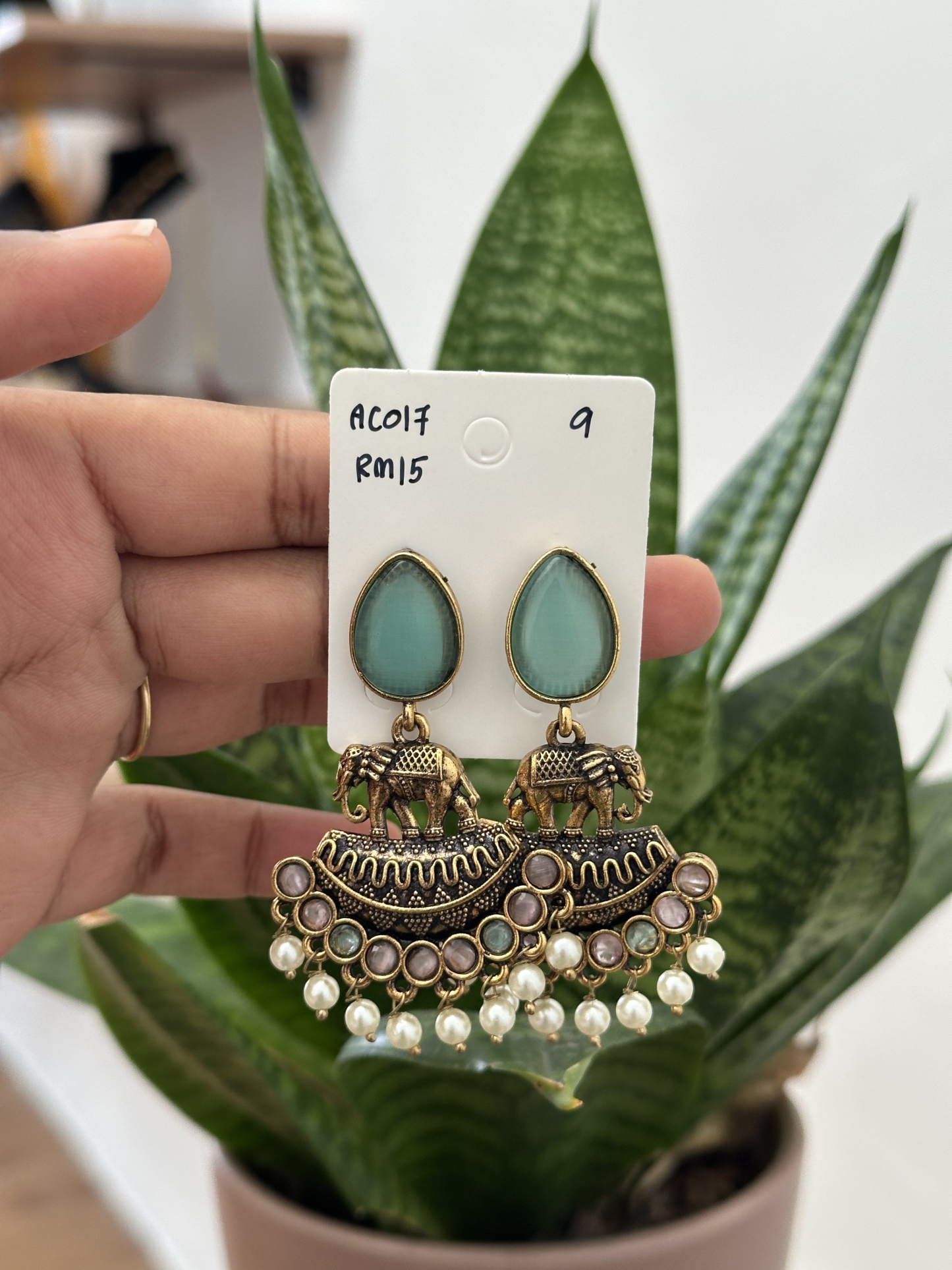 Elephant Stone Earring Gold