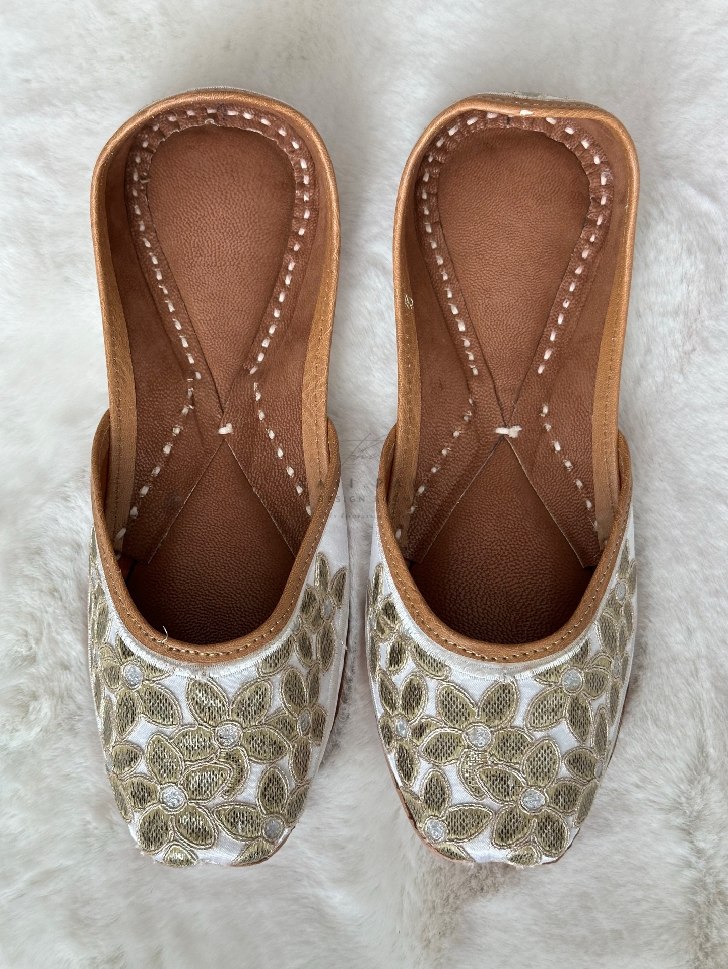 White Jutti with Floral Design